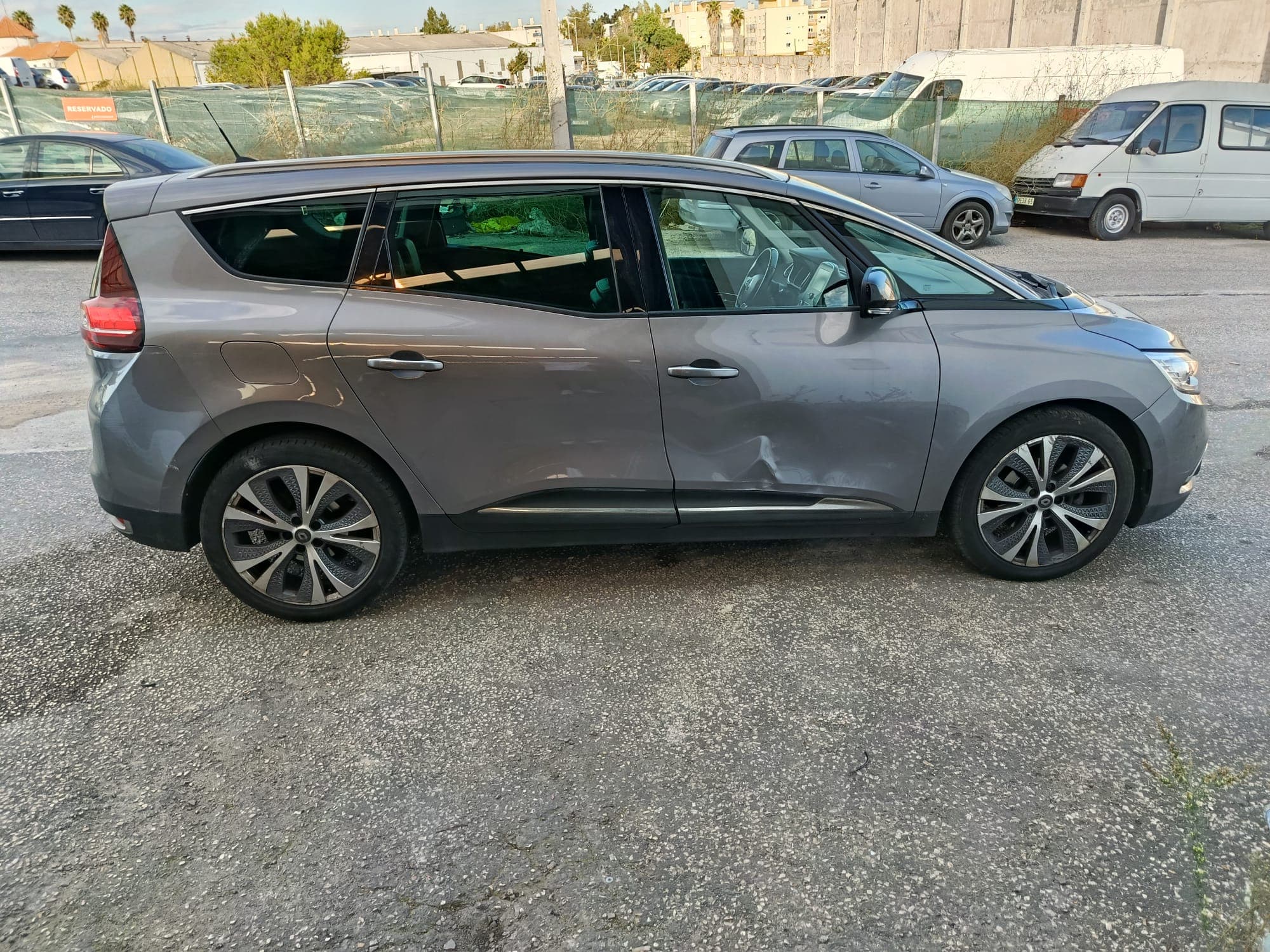 Renault Grand Scénic · 7 Lugares · Ano 2017 — image 7