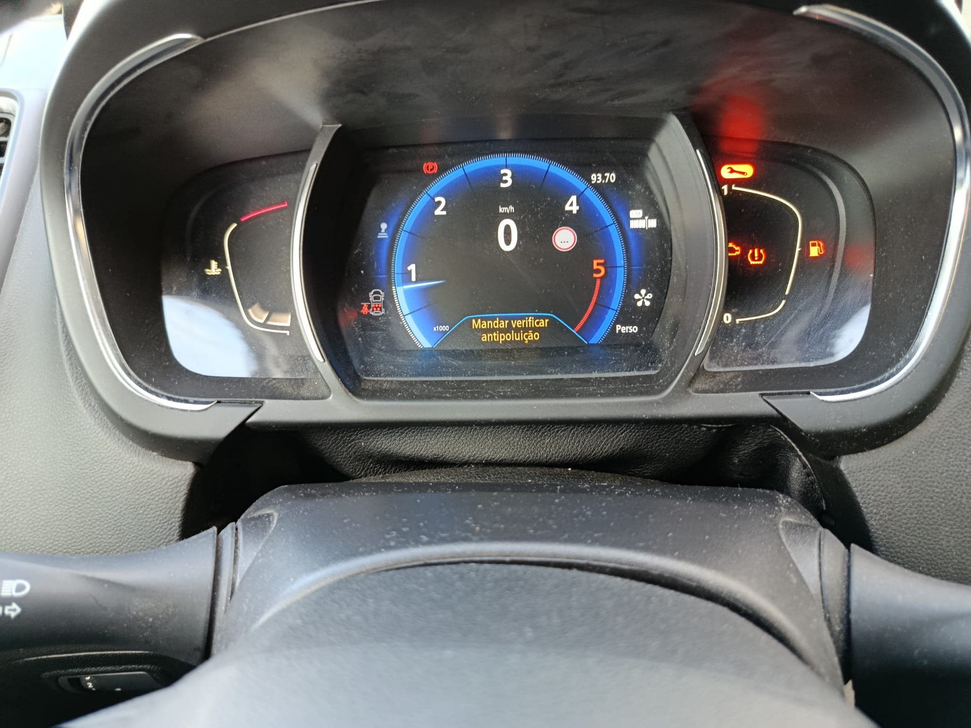 Renault Grand Scénic · 7 Lugares · Ano 2017 — image 12