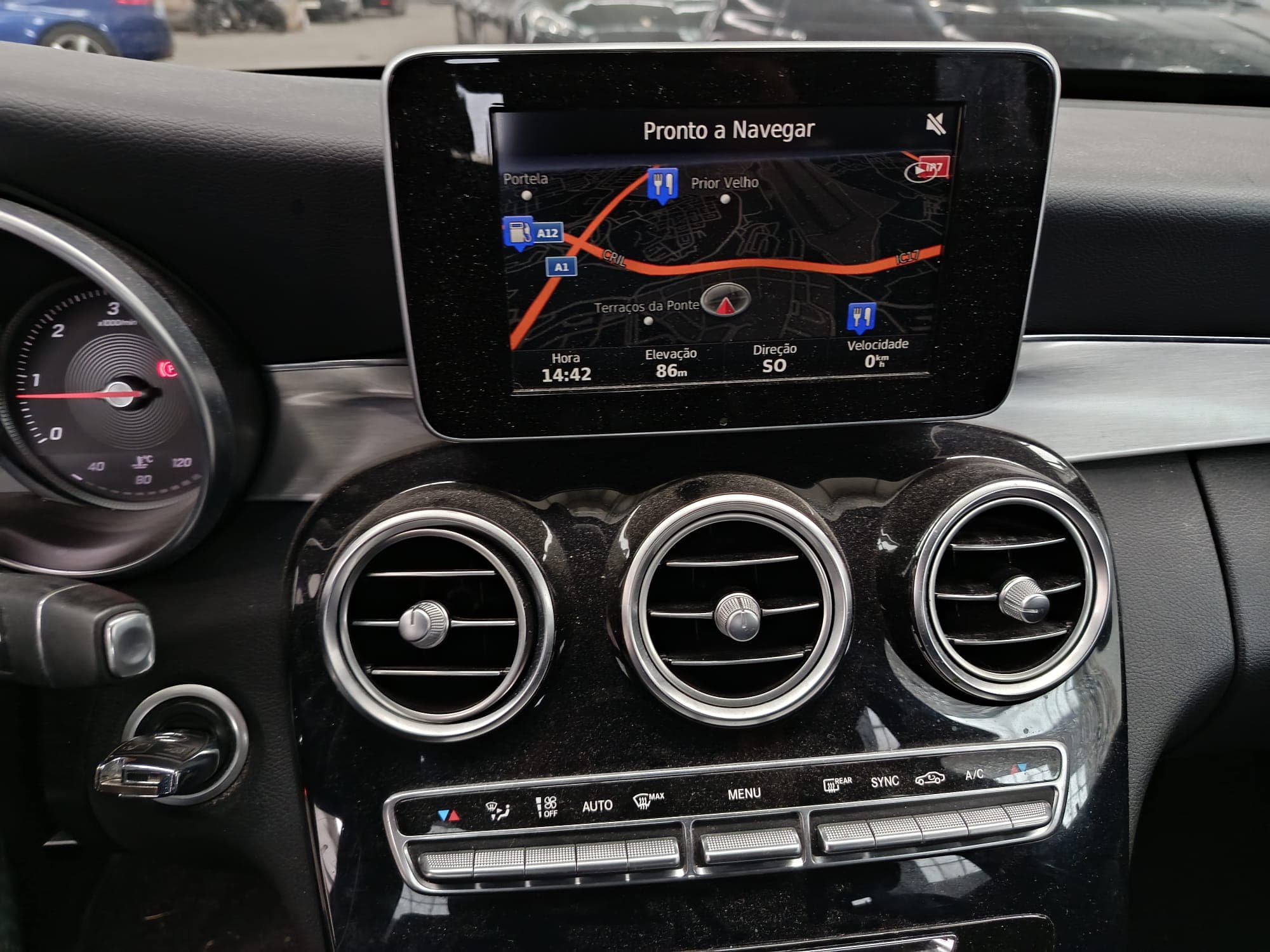 Mercedes-Benz C 220 D · Ano 2016 — imagen 14