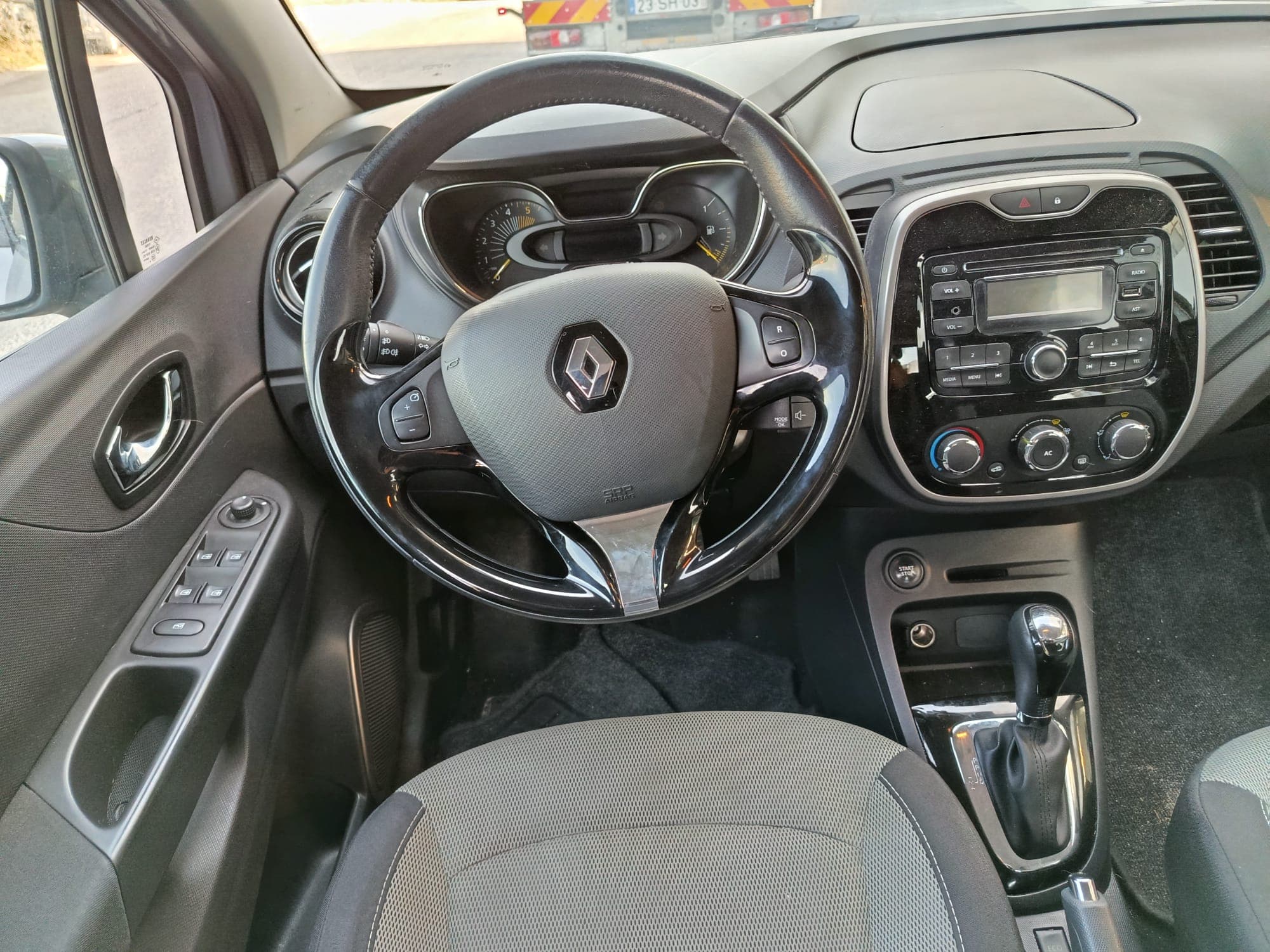 Renault Captur · Année 2015 — image 21