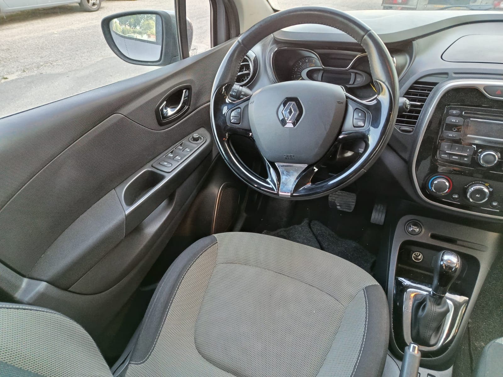 Renault Captur · Année 2015 — image 19