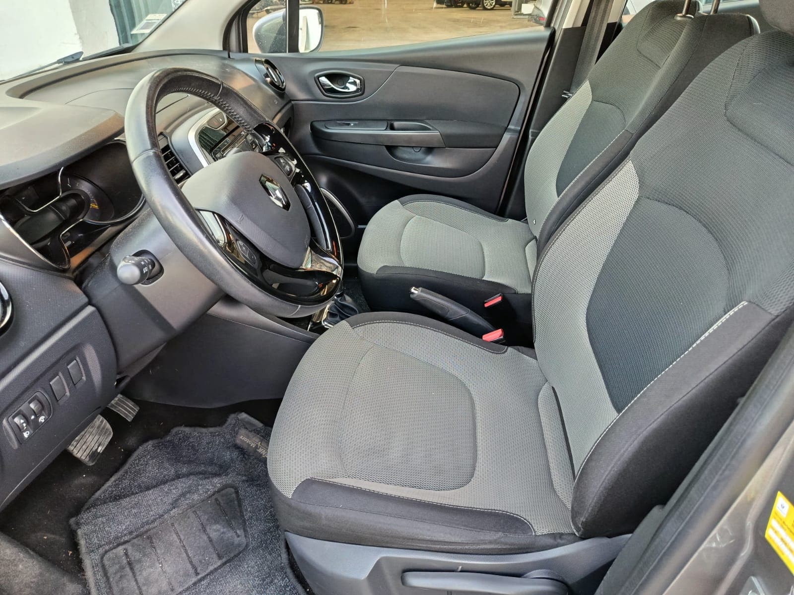 Renault Captur · Année 2015 — image 11