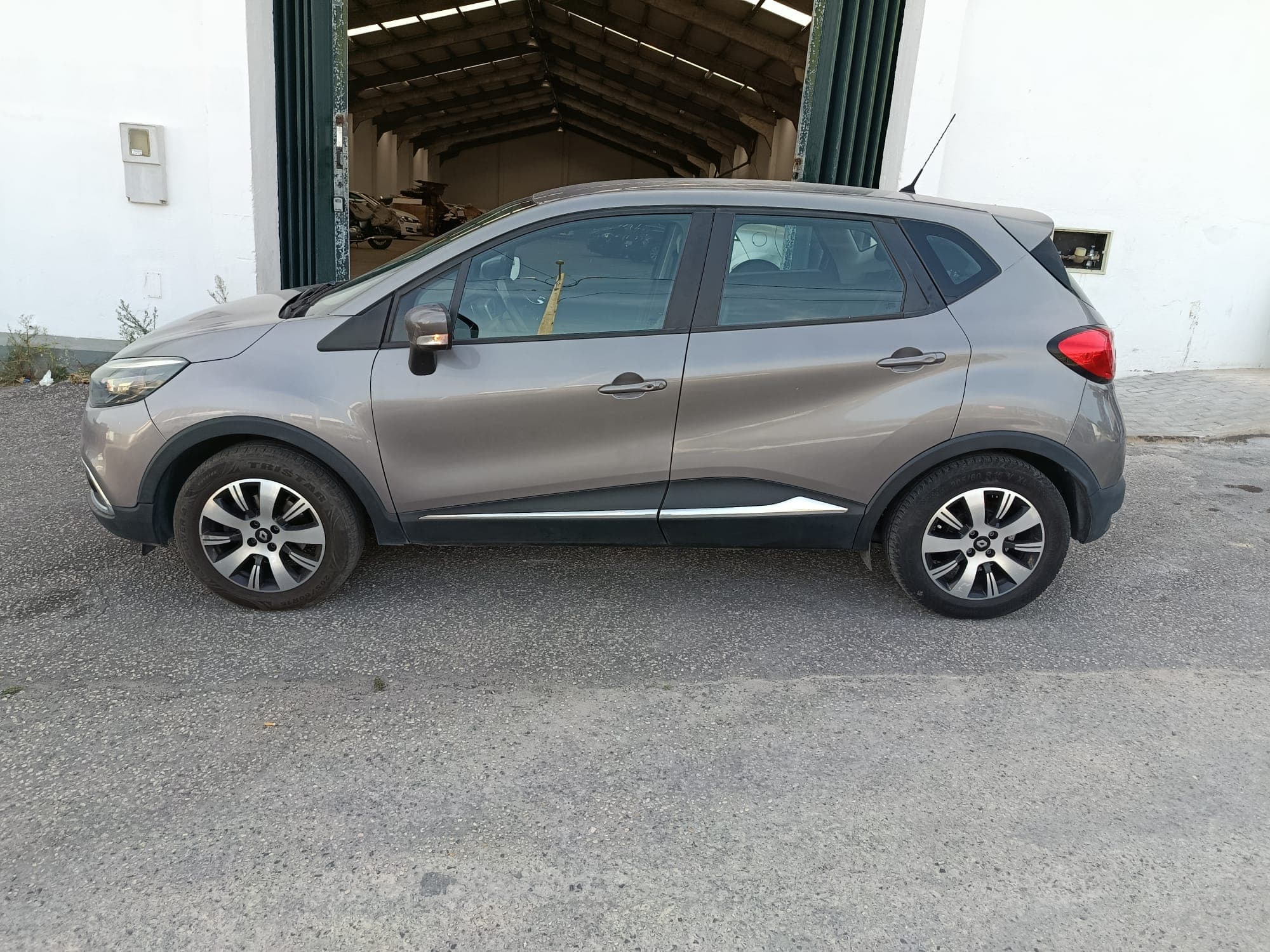 Renault Captur · Année 2015 — image 8