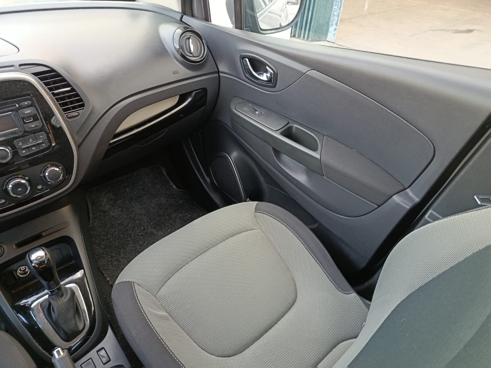 Renault Captur · Année 2015 — image 18