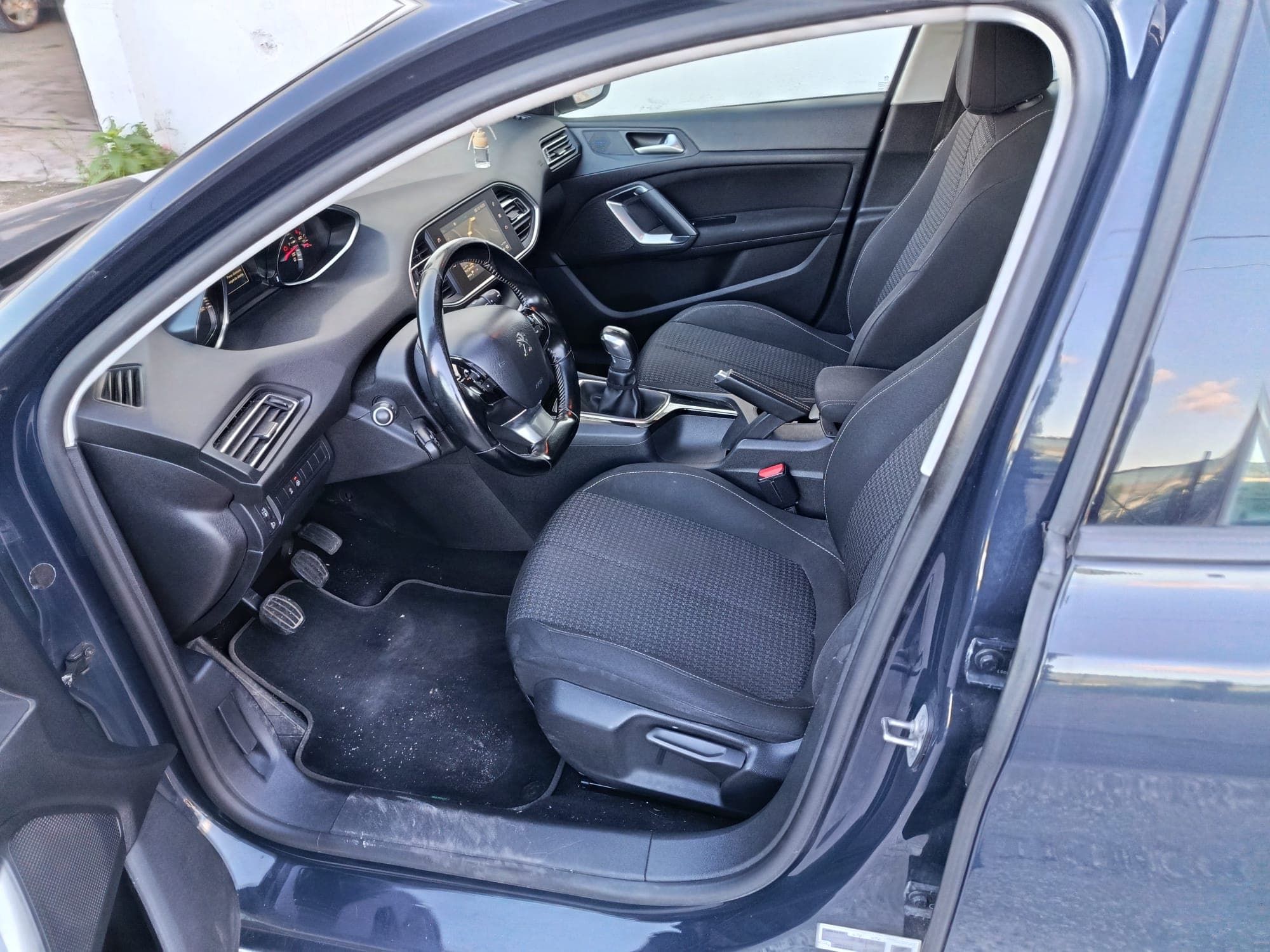 Peugeot 308 · Ano 2017 — imagen 13