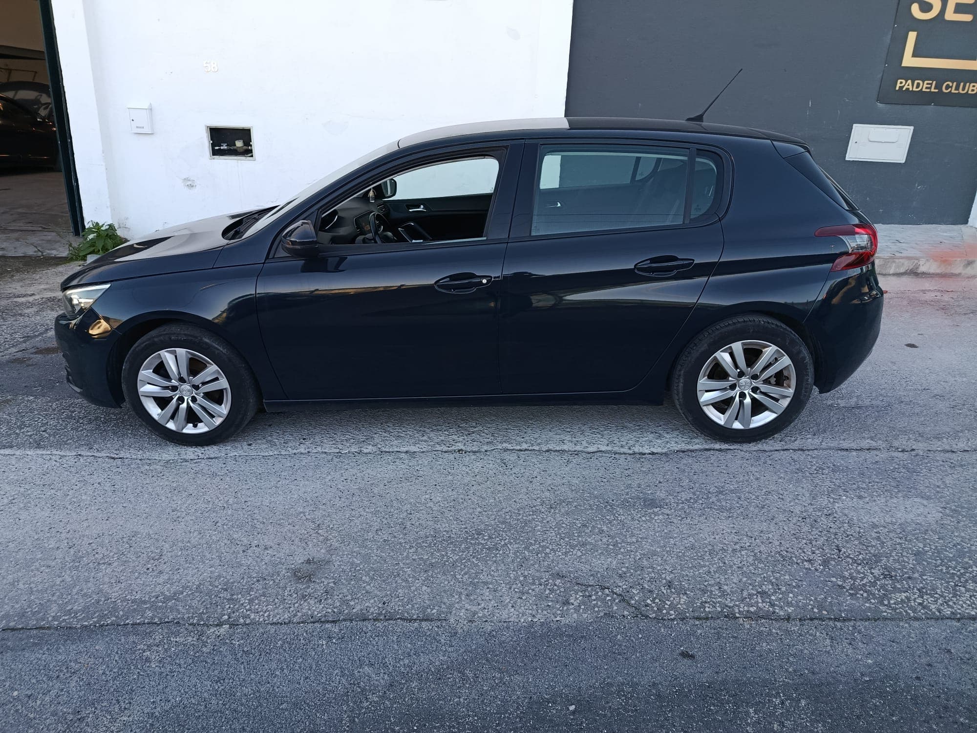 Peugeot 308 · Ano 2017 — imagen 6