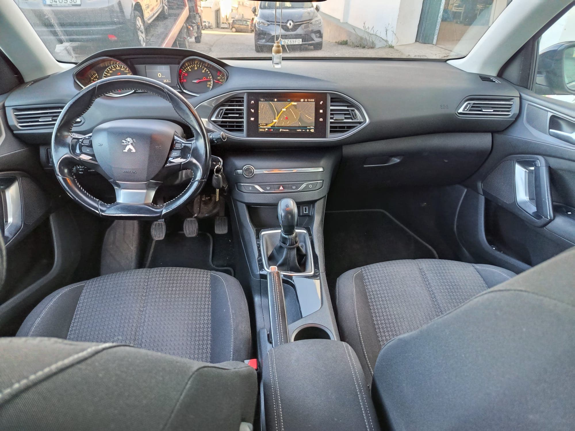 Peugeot 308 · Ano 2017 — imagen 15