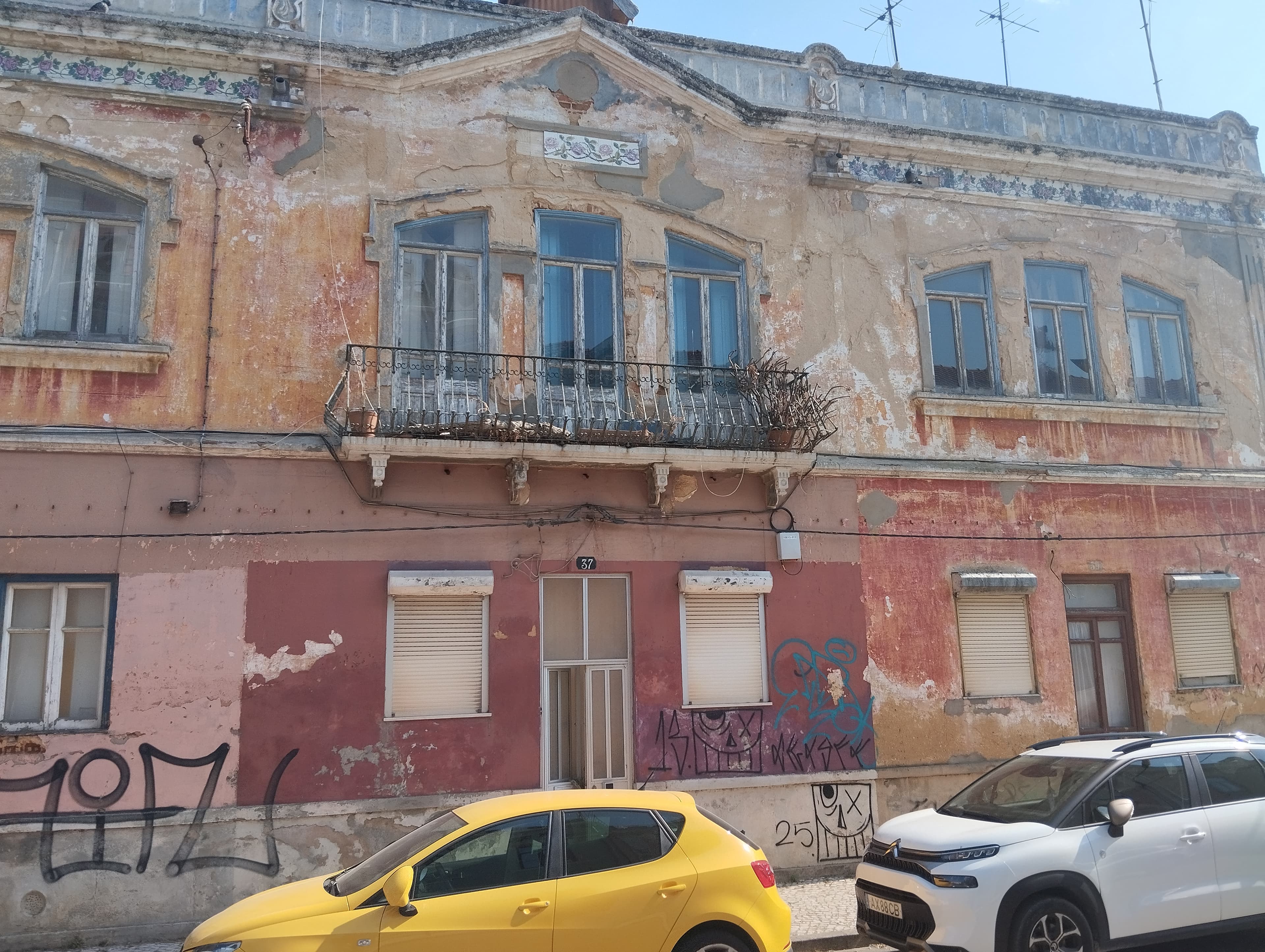 Proporção de 1/2 de Edifício · Setúbal — imagem 4