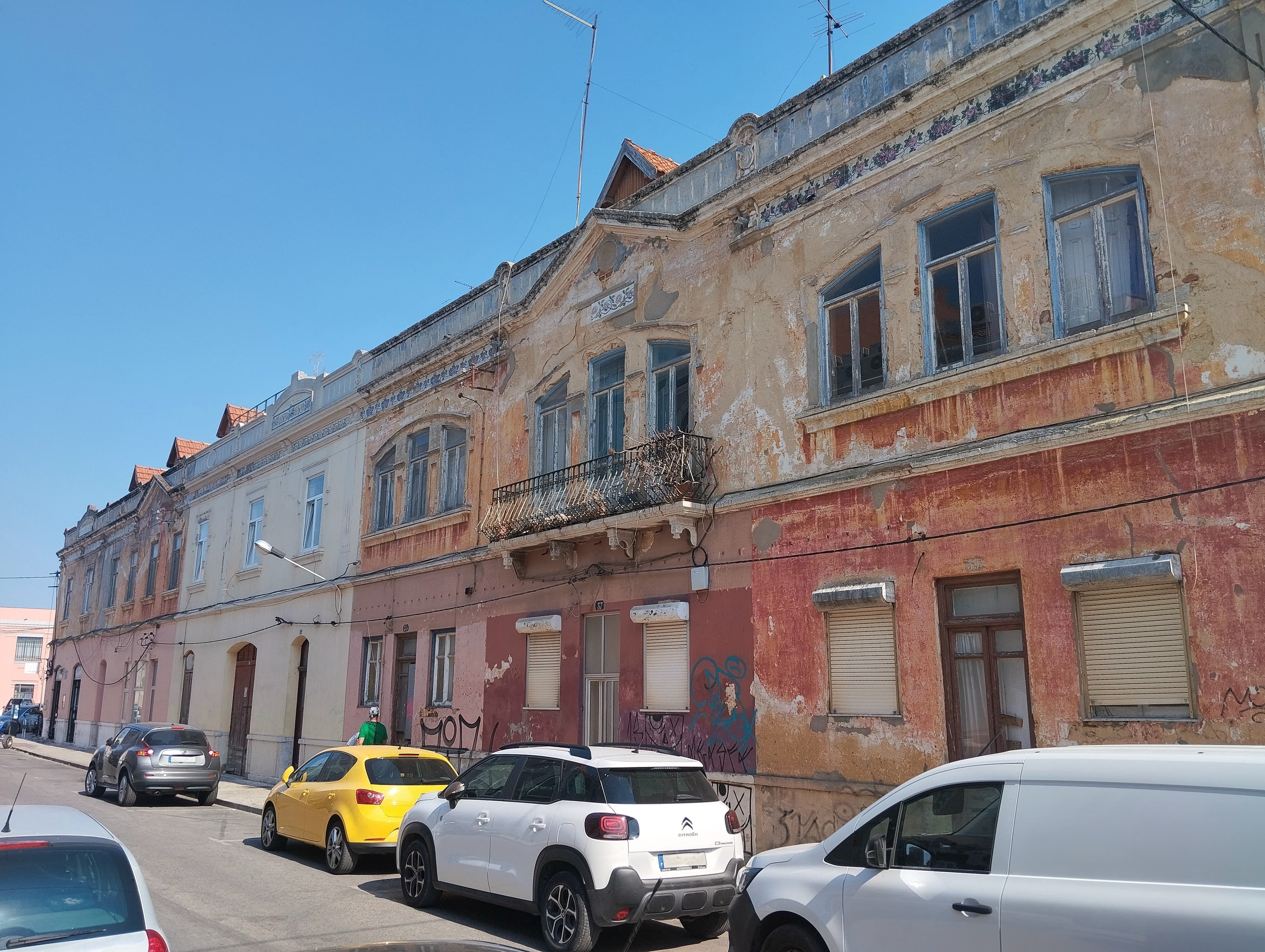 Proporção de 1/2 de Edifício · Setúbal — imagem 1