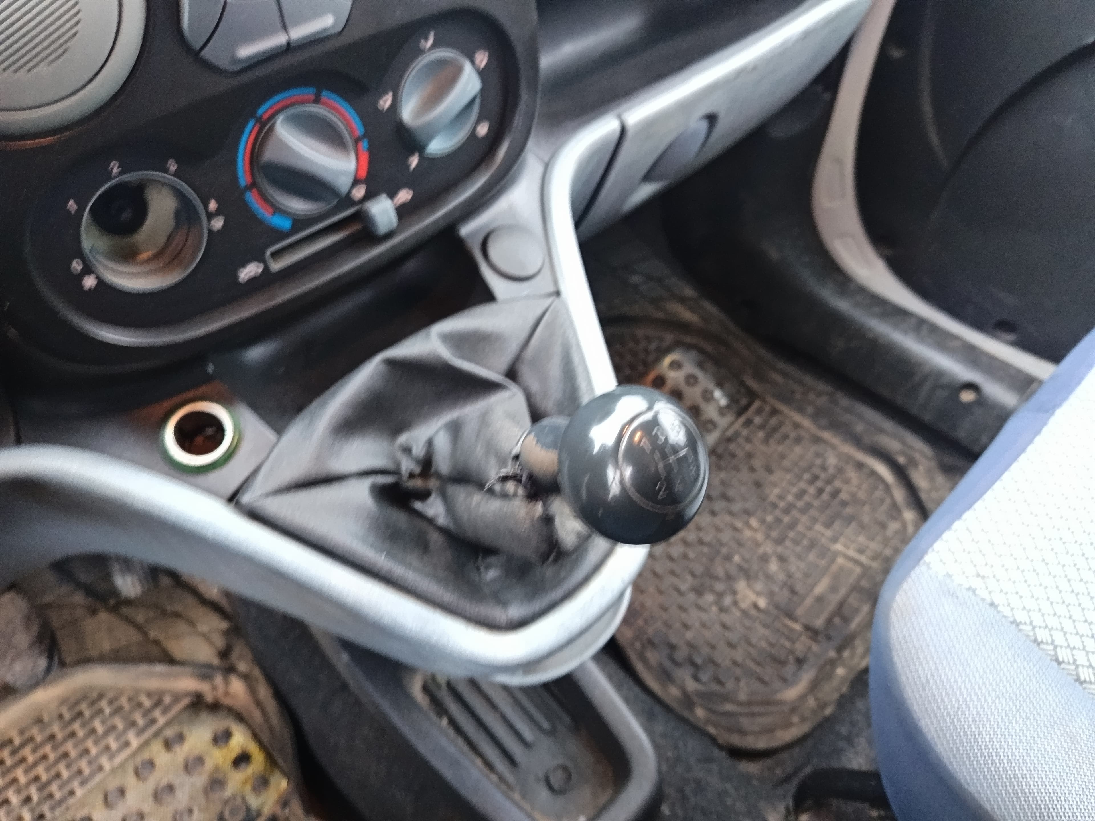 Fiat Doblo I Cargo (223) 1.9 JTD · Ano 2005 — image 32