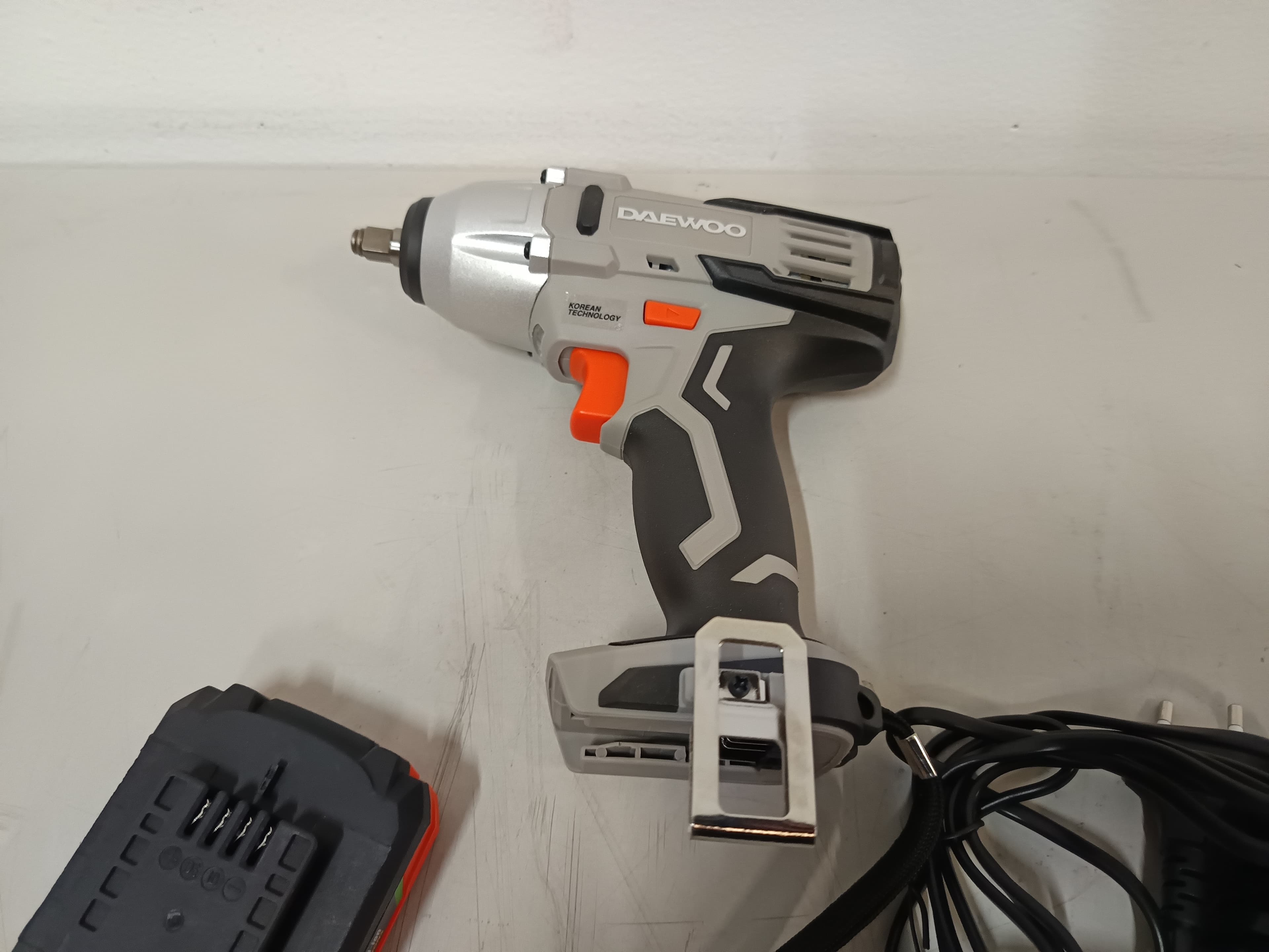 Berbequim de impacto Daewoo — imagem 4