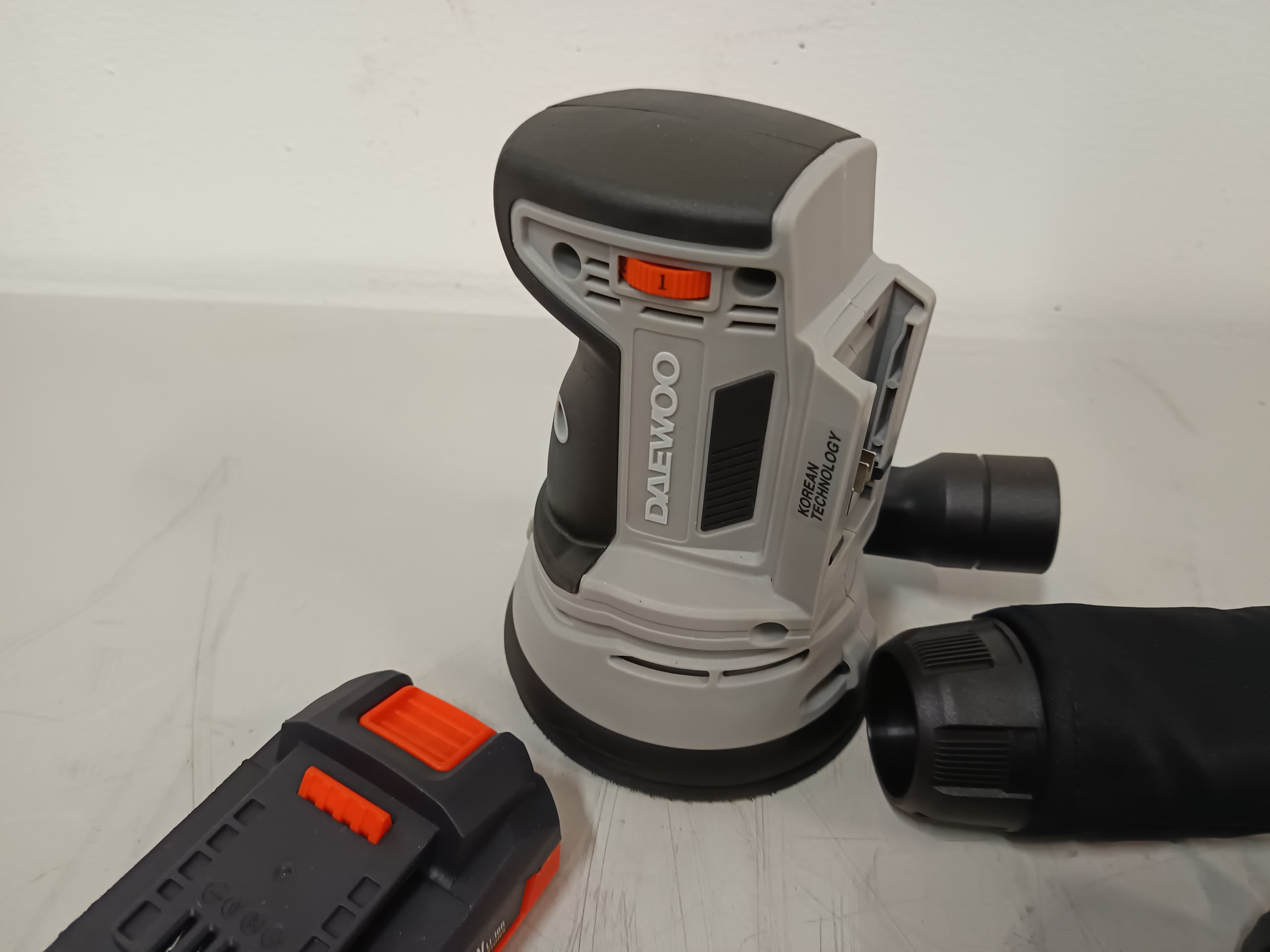 Lixadora Daewoo — imagen 4
