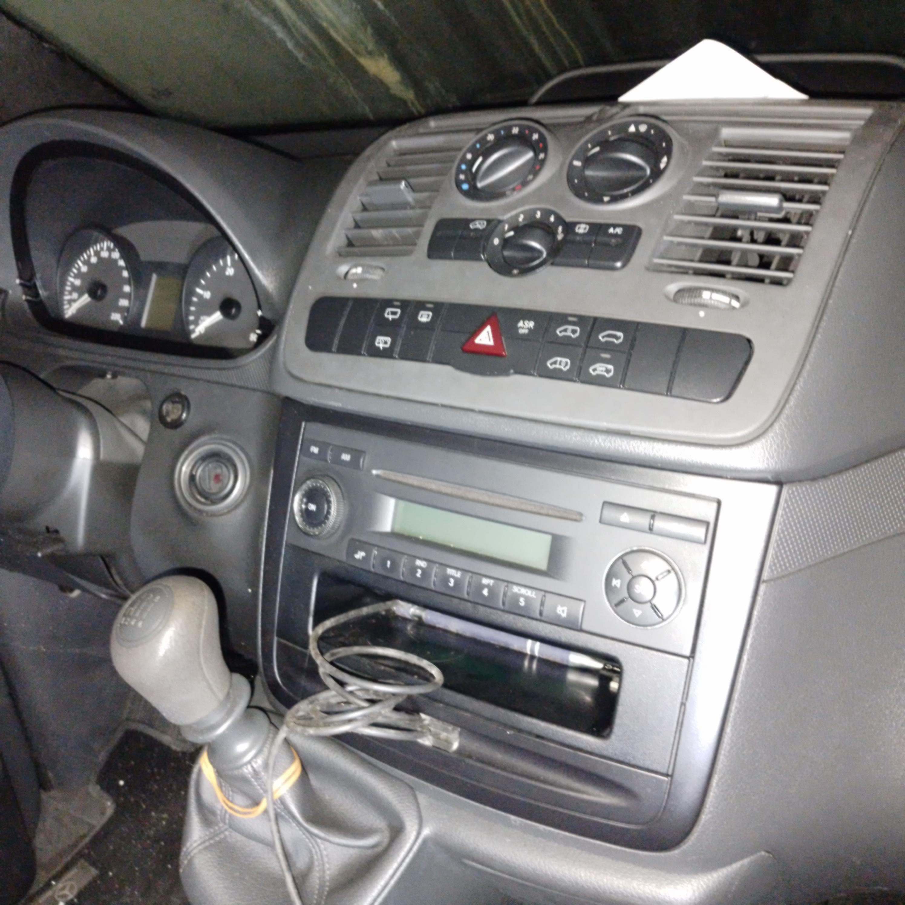 Mercedes-Benz Vito · Ano 2013 — imagem 9