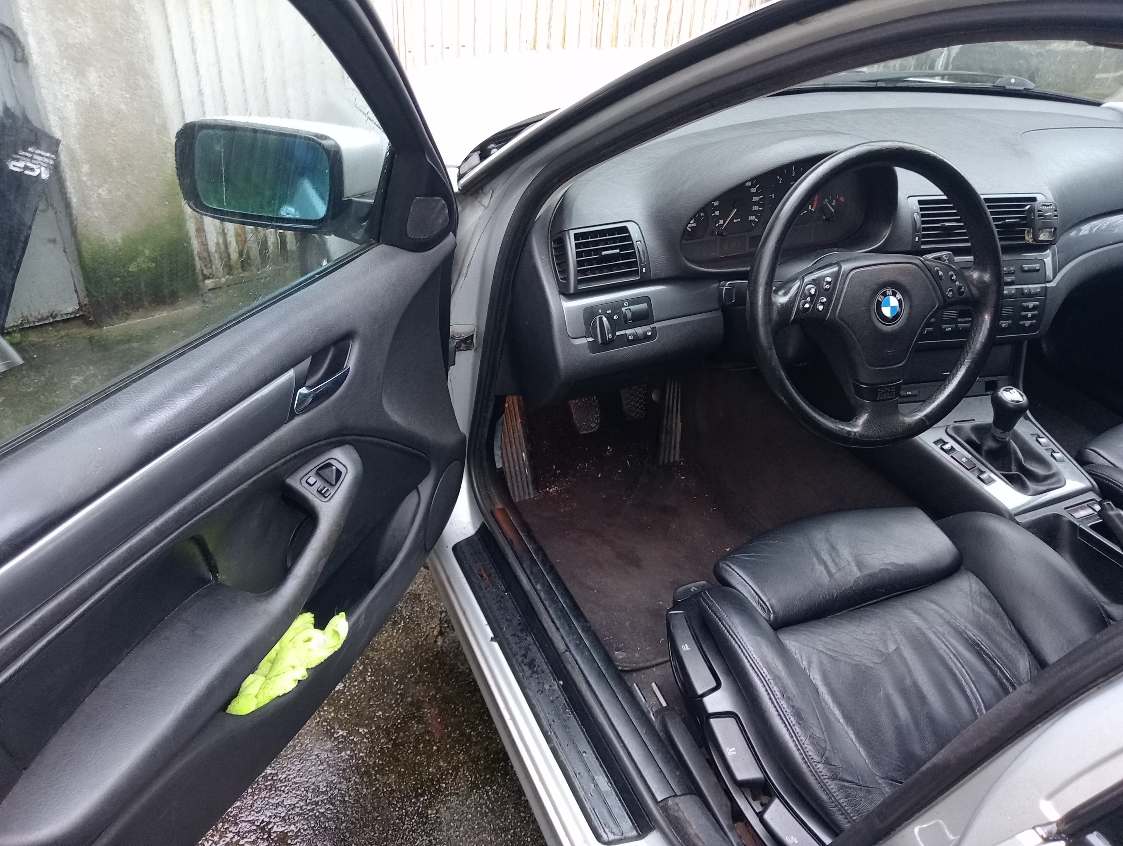 BMW 3 Touring 320d · Ano 2000 — image 7