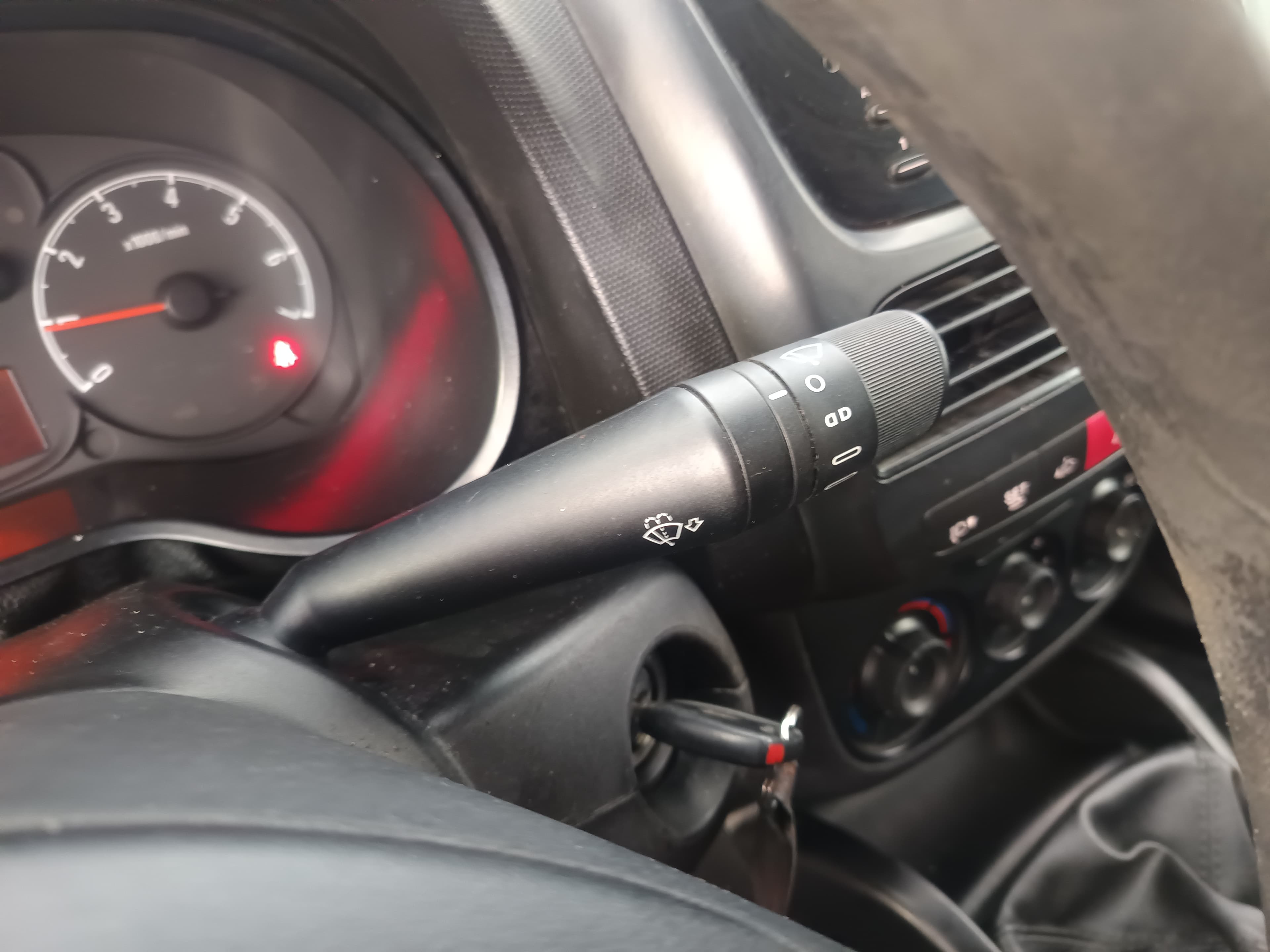 Opel Combo D Van · Ano 2017 — imagen 26