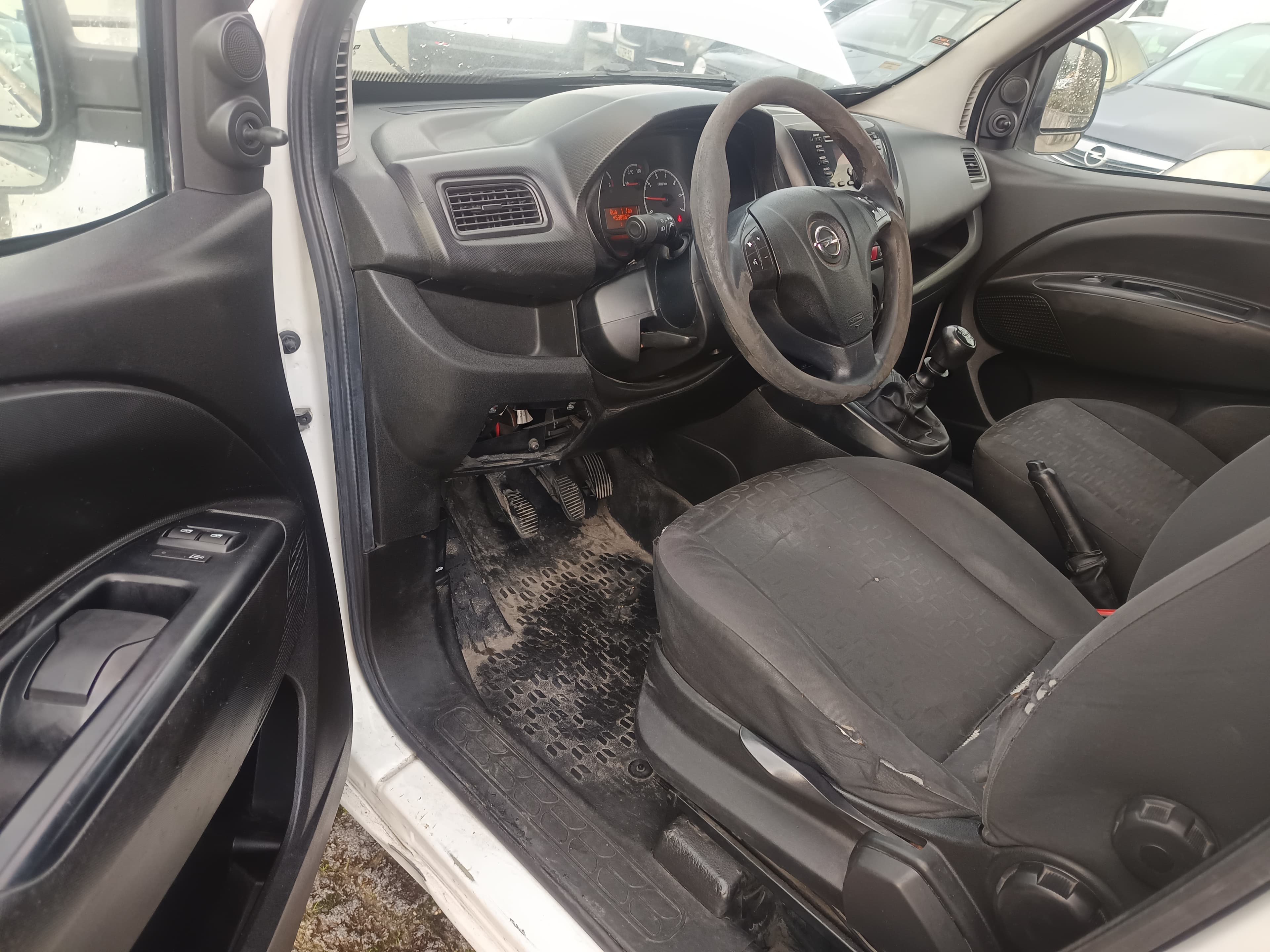 Opel Combo D Van · Ano 2017 — imagen 31