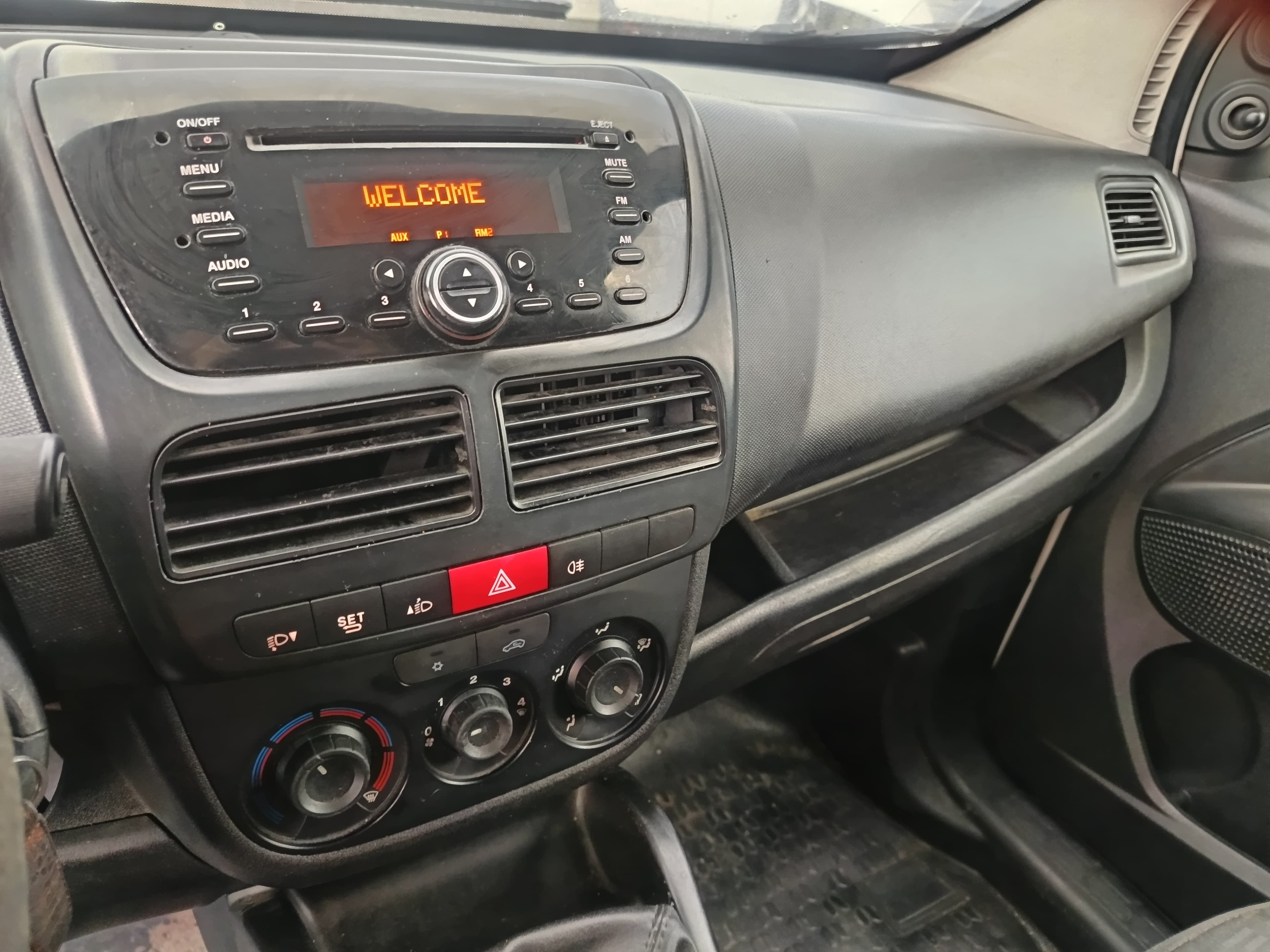 Opel Combo D Van · Ano 2017 — imagen 23