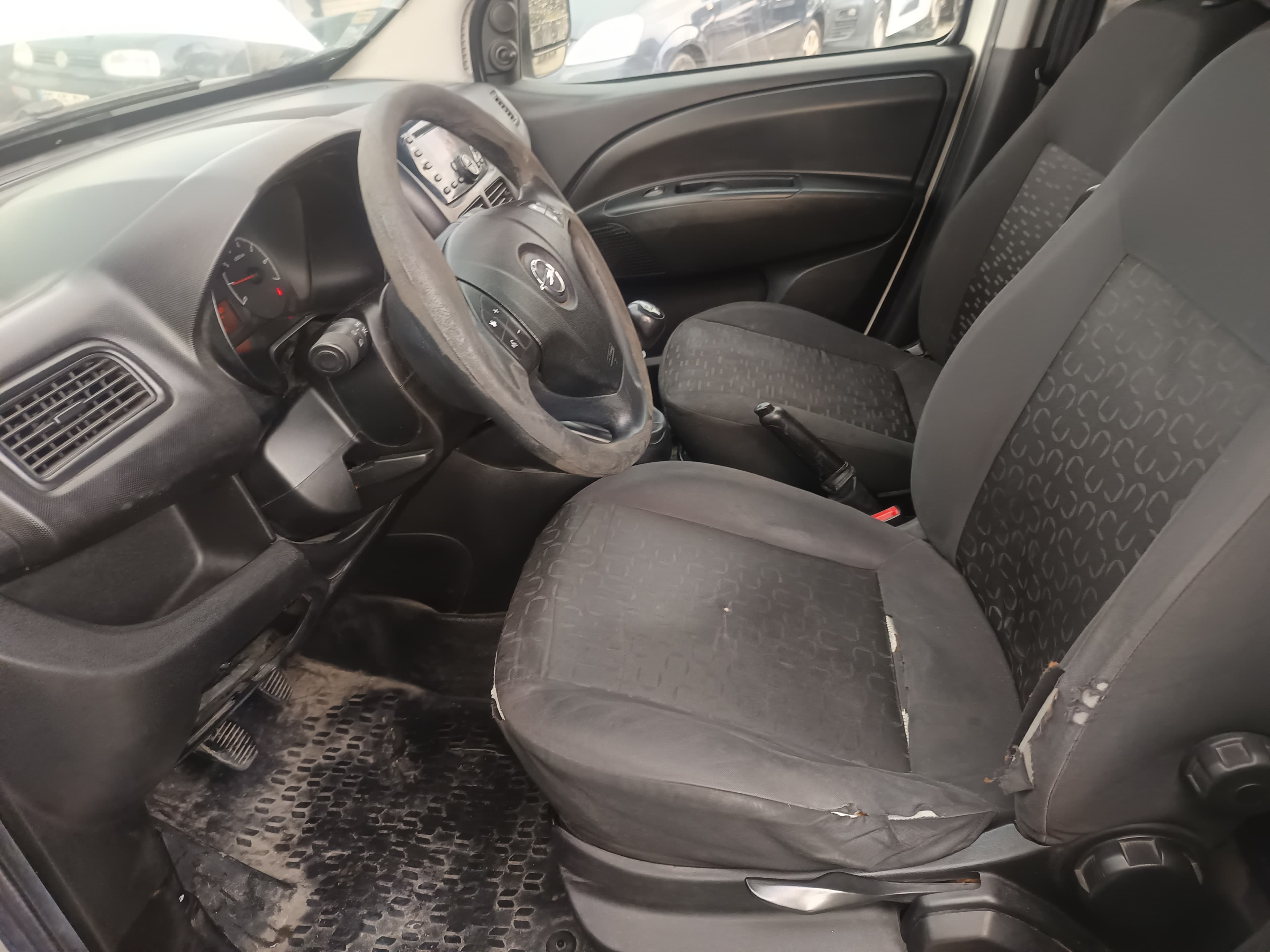 Opel Combo D Van · Ano 2017 — imagen 30