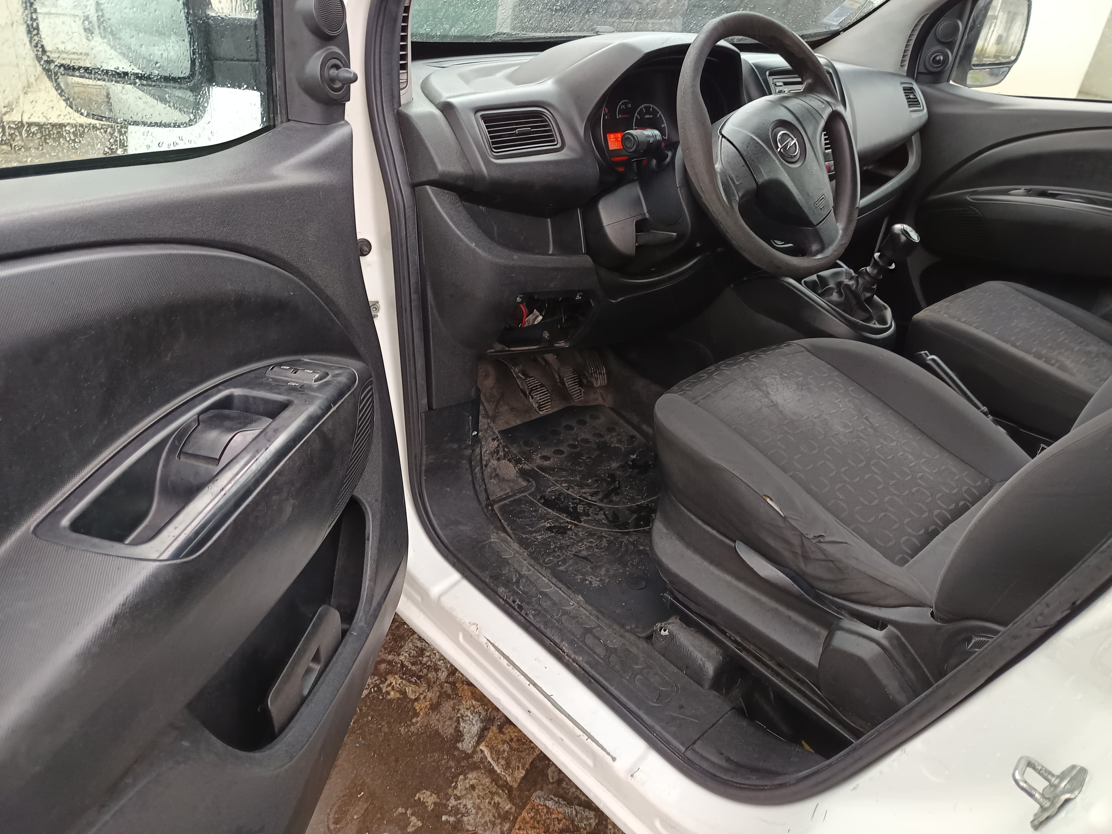 Opel Combo D Van · Ano 2016 — imagen 27
