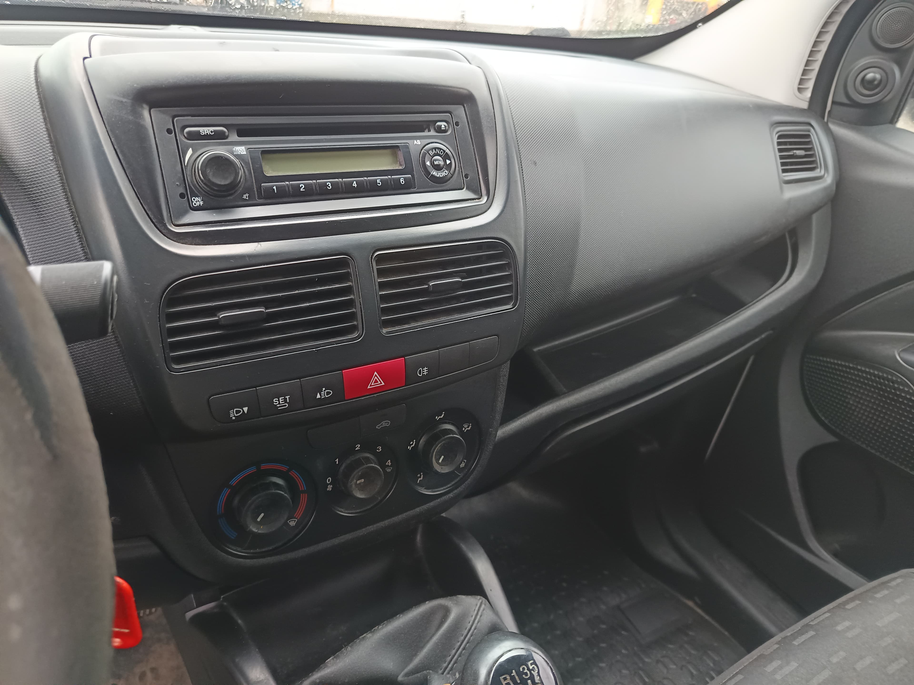 Opel Combo D Van · Ano 2017 — imagem 29