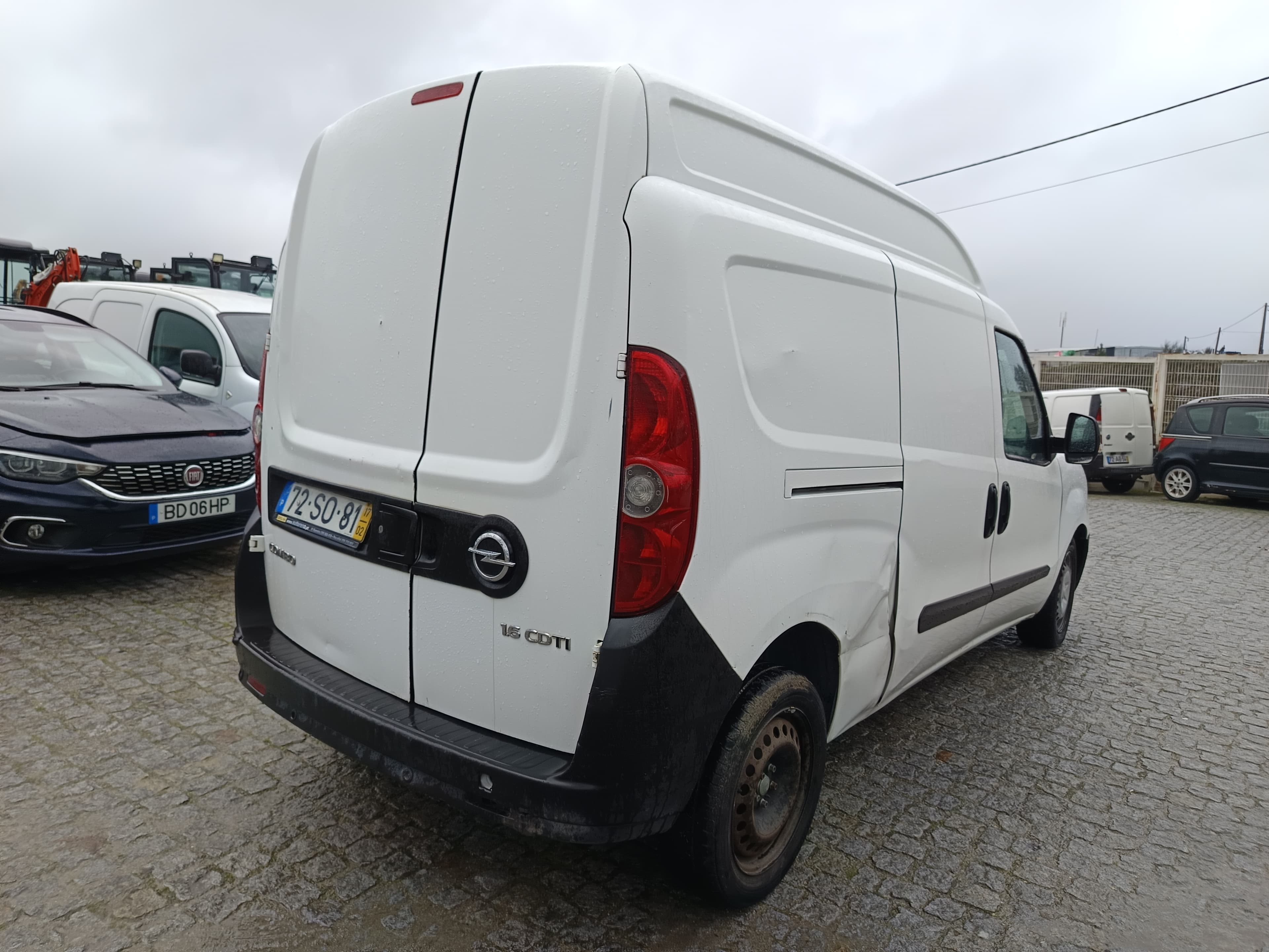 Opel Combo D Van · Ano 2017 — imagem 4