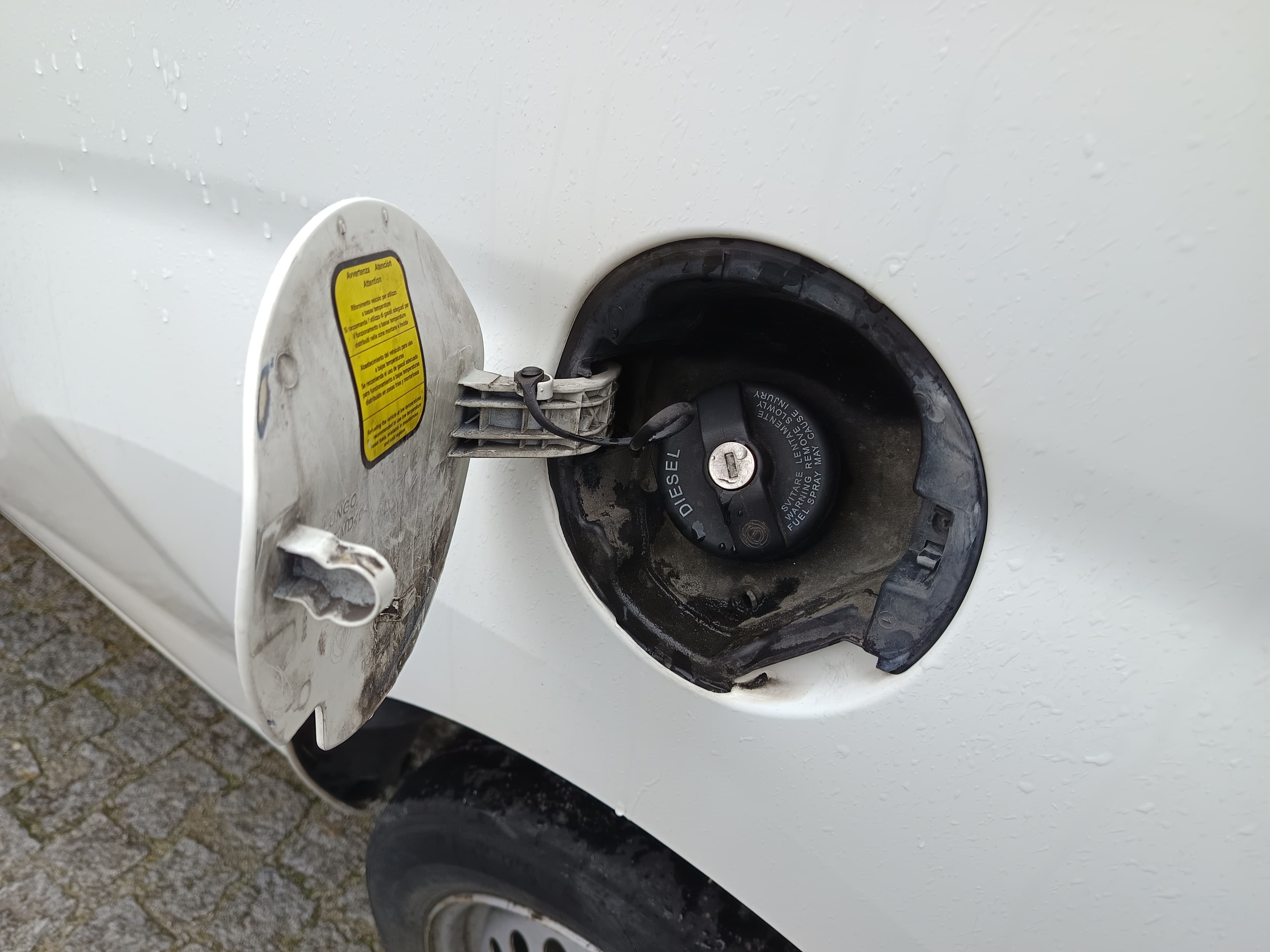 Opel Combo D Van · Ano 2017 — imagem 15