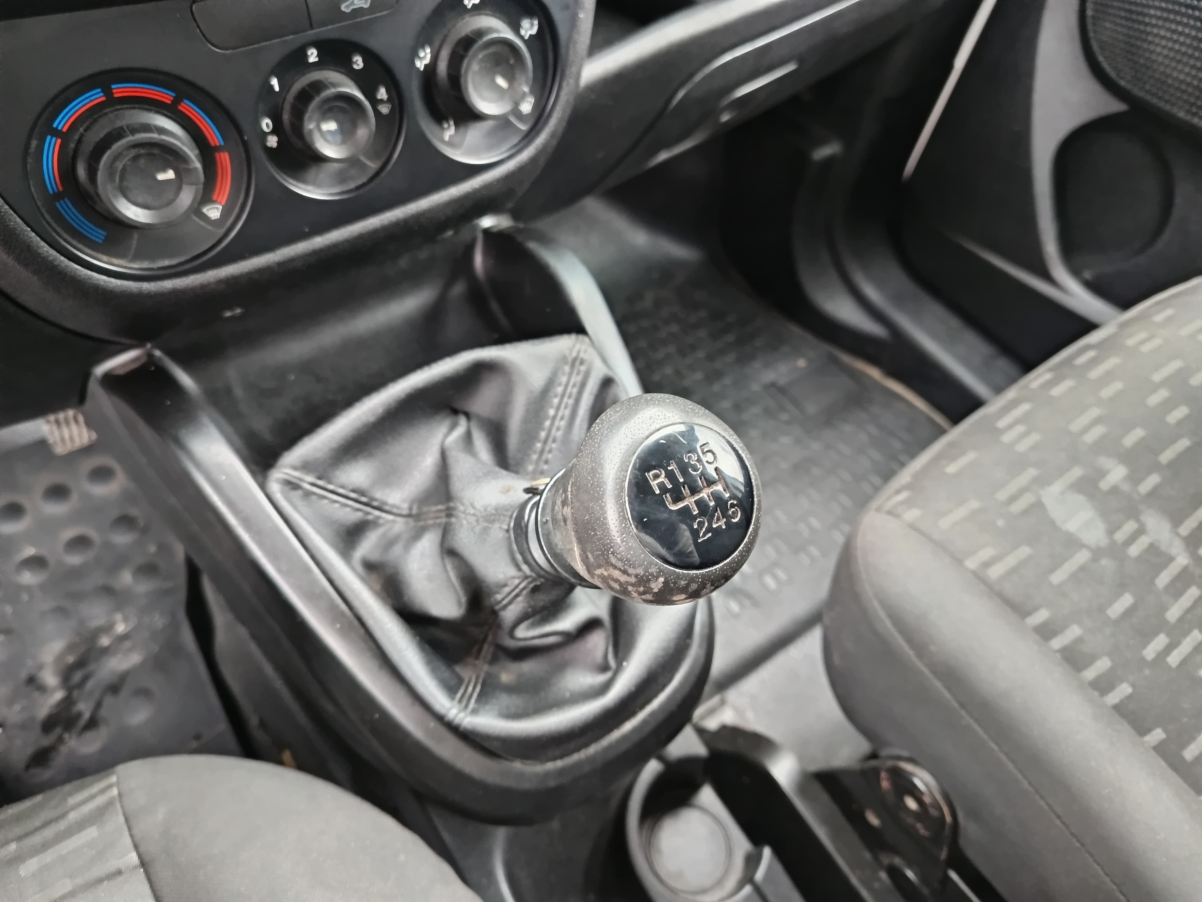 Opel Combo D Van · Ano 2018 — image 34