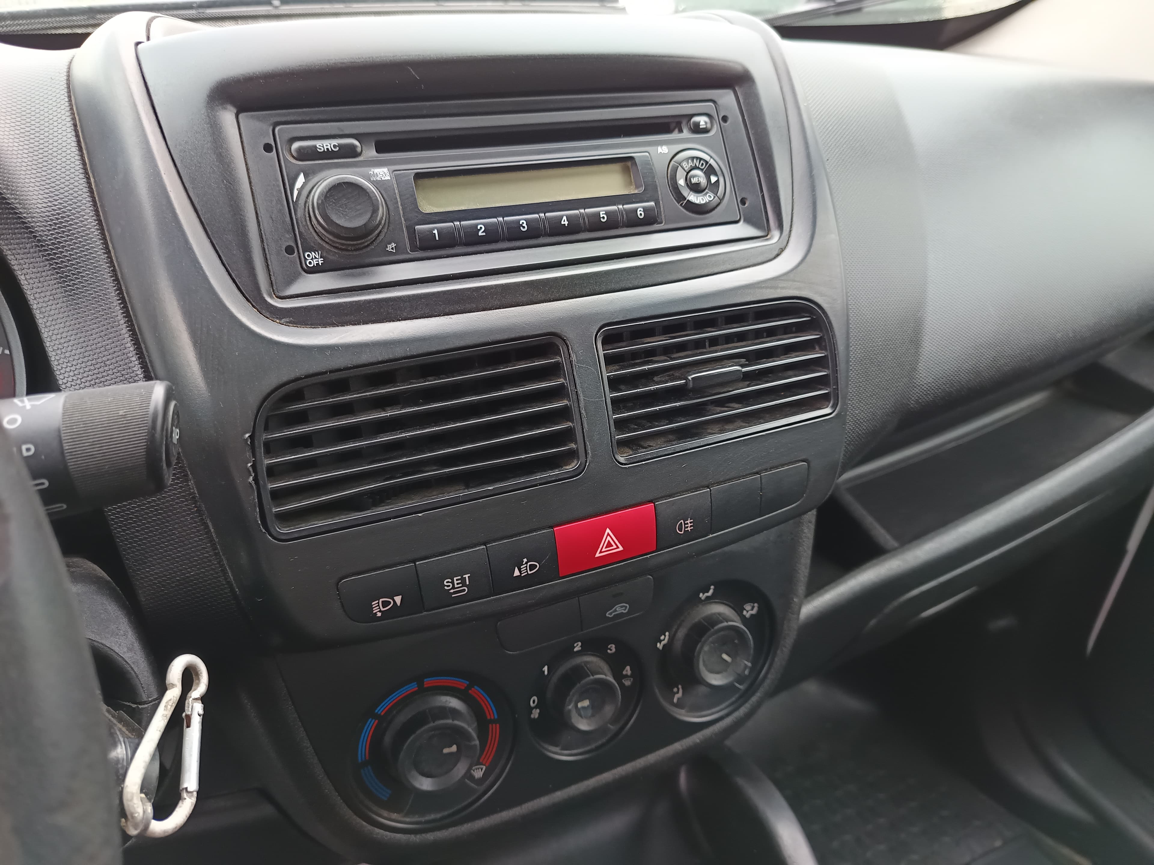Opel Combo D Van · Ano 2018 — image 32