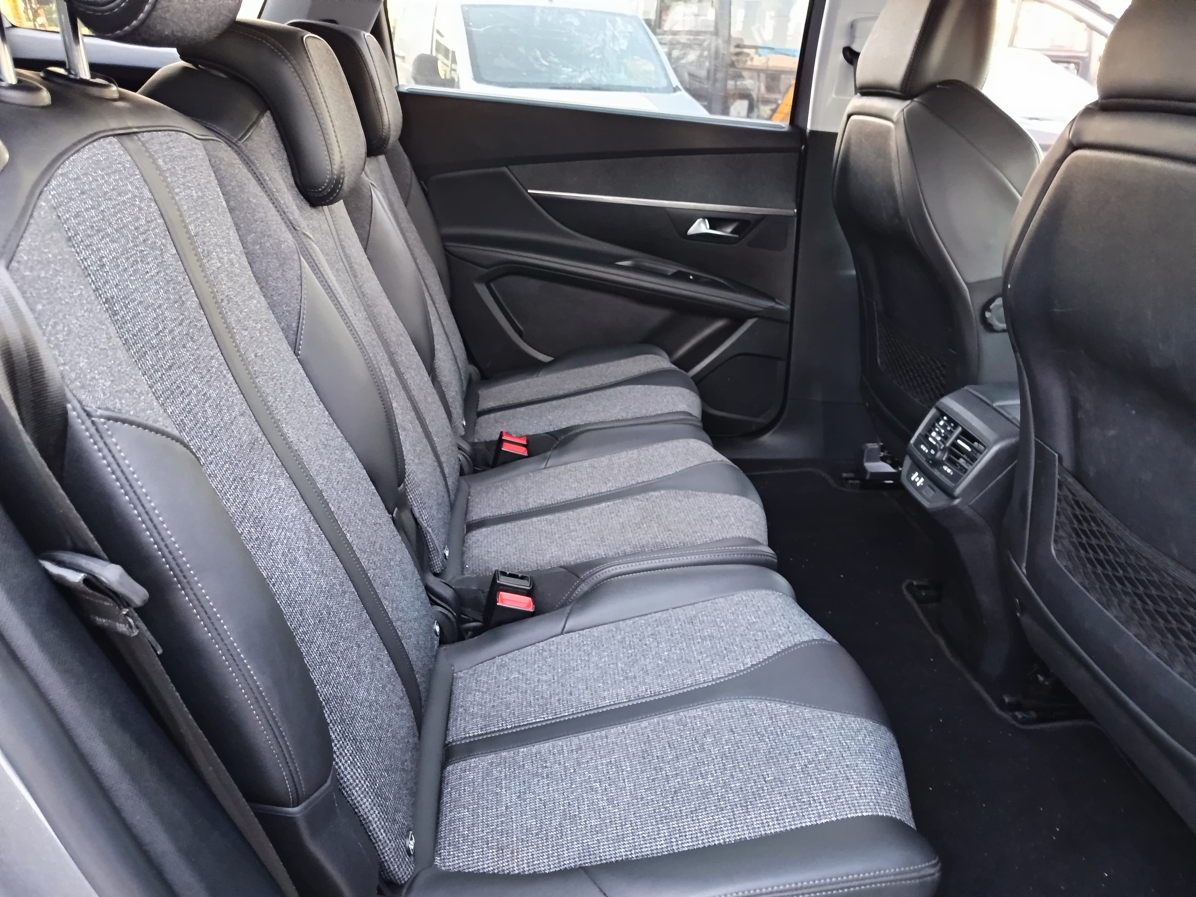 Peugeot 5008 · Ano 2020 — imagen 26