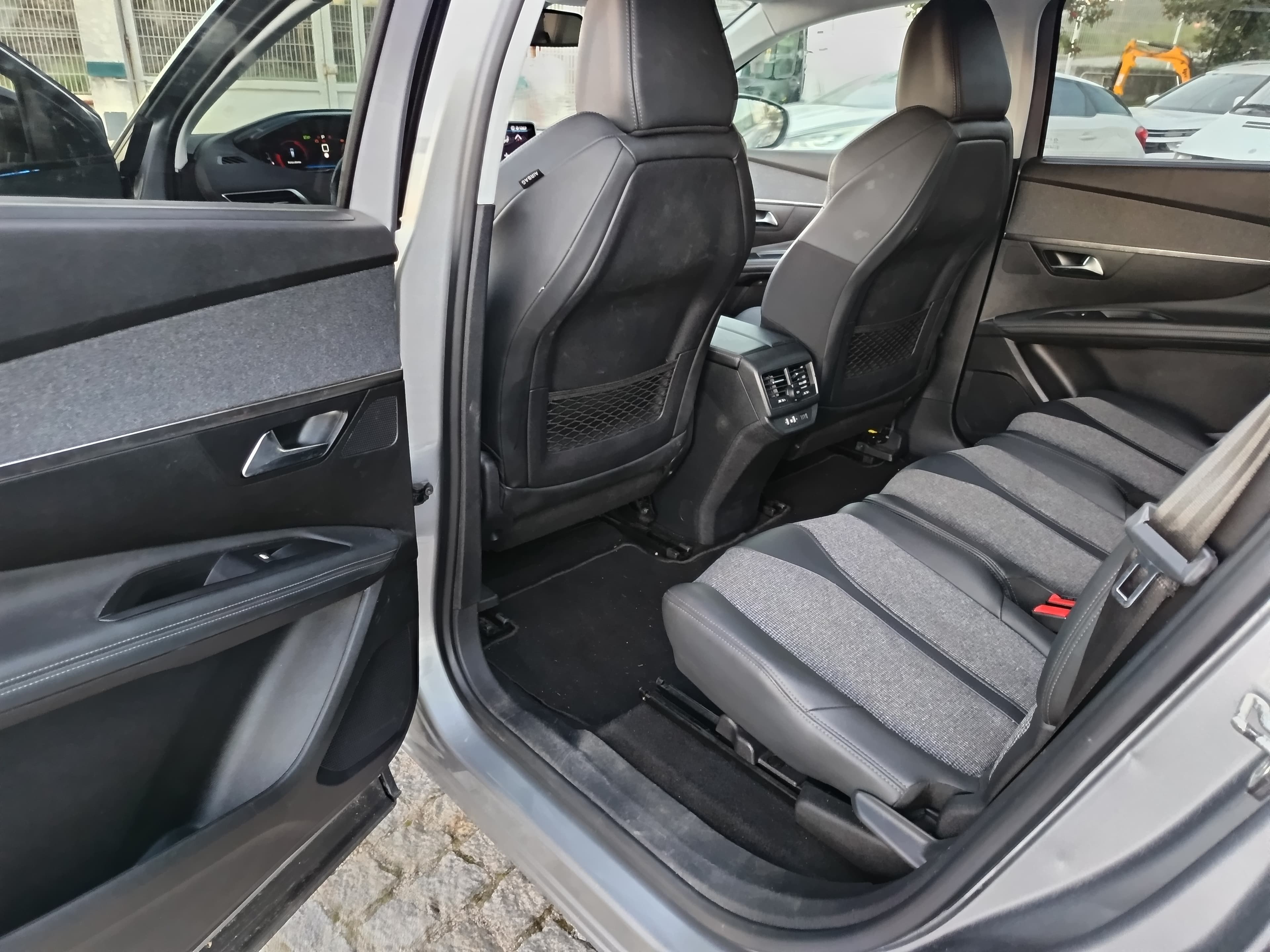 Peugeot 5008 · Ano 2020 — imagen 31