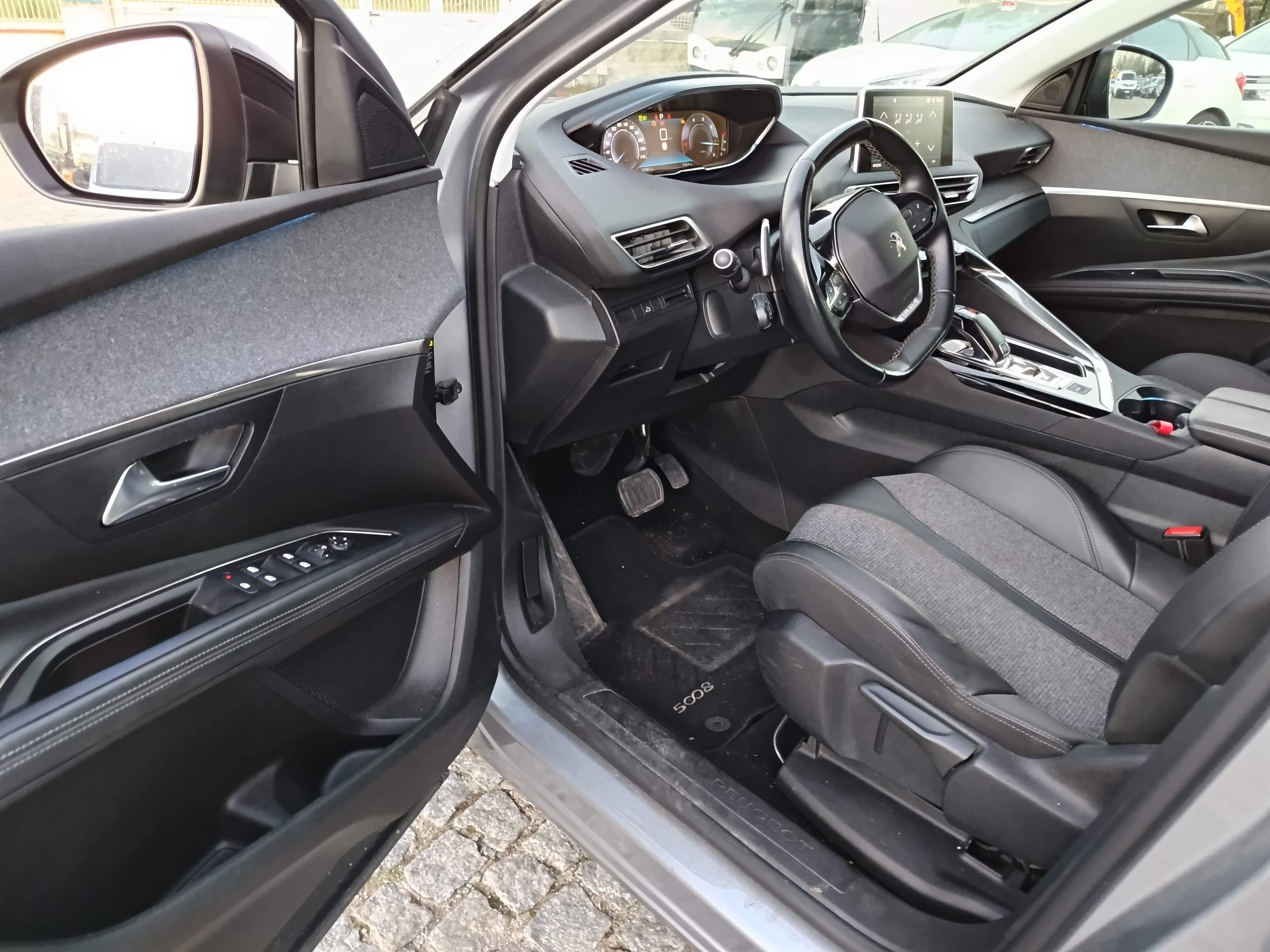 Peugeot 5008 · Ano 2020 — imagen 34