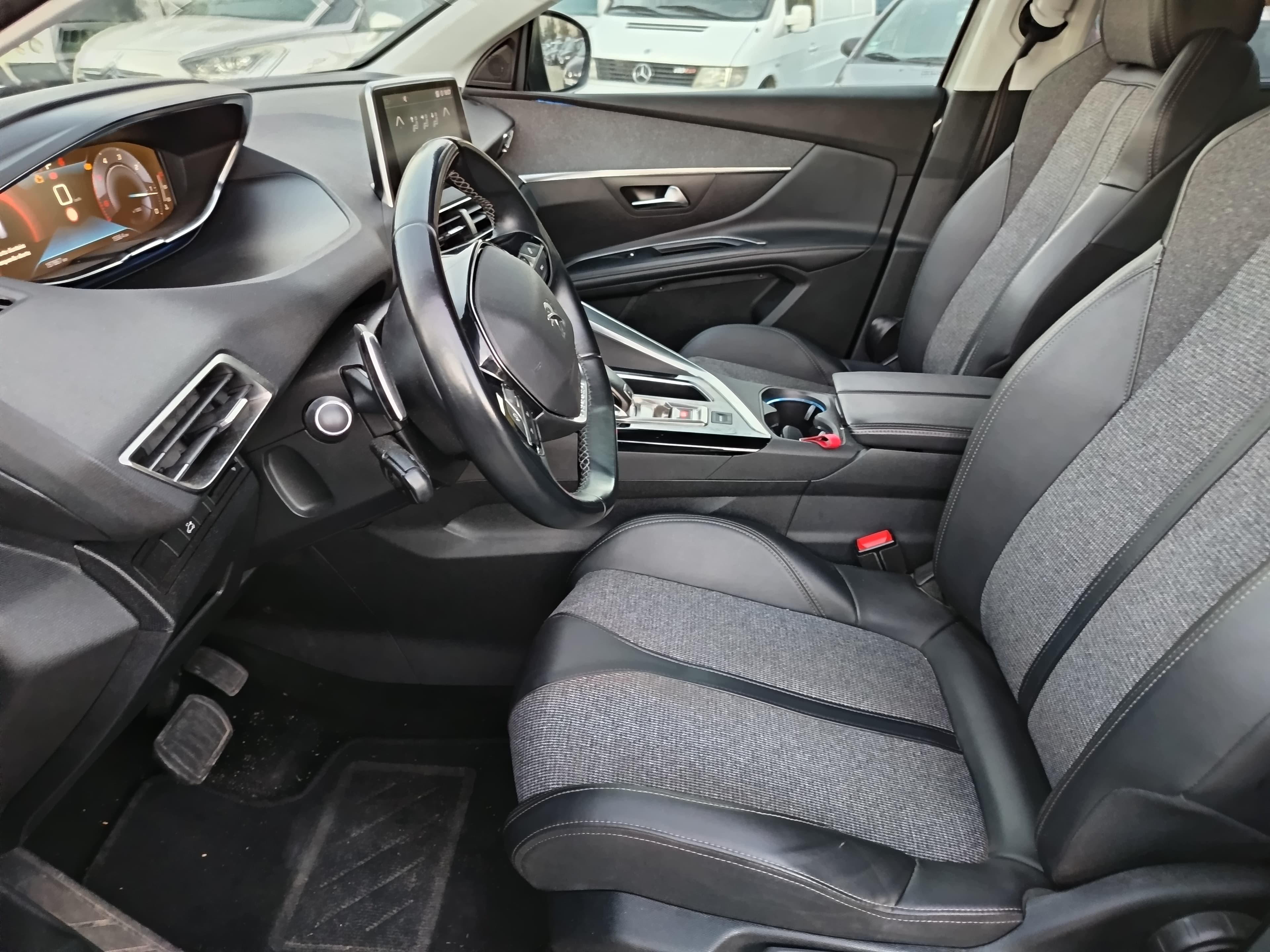 Peugeot 5008 · Ano 2020 — imagen 37