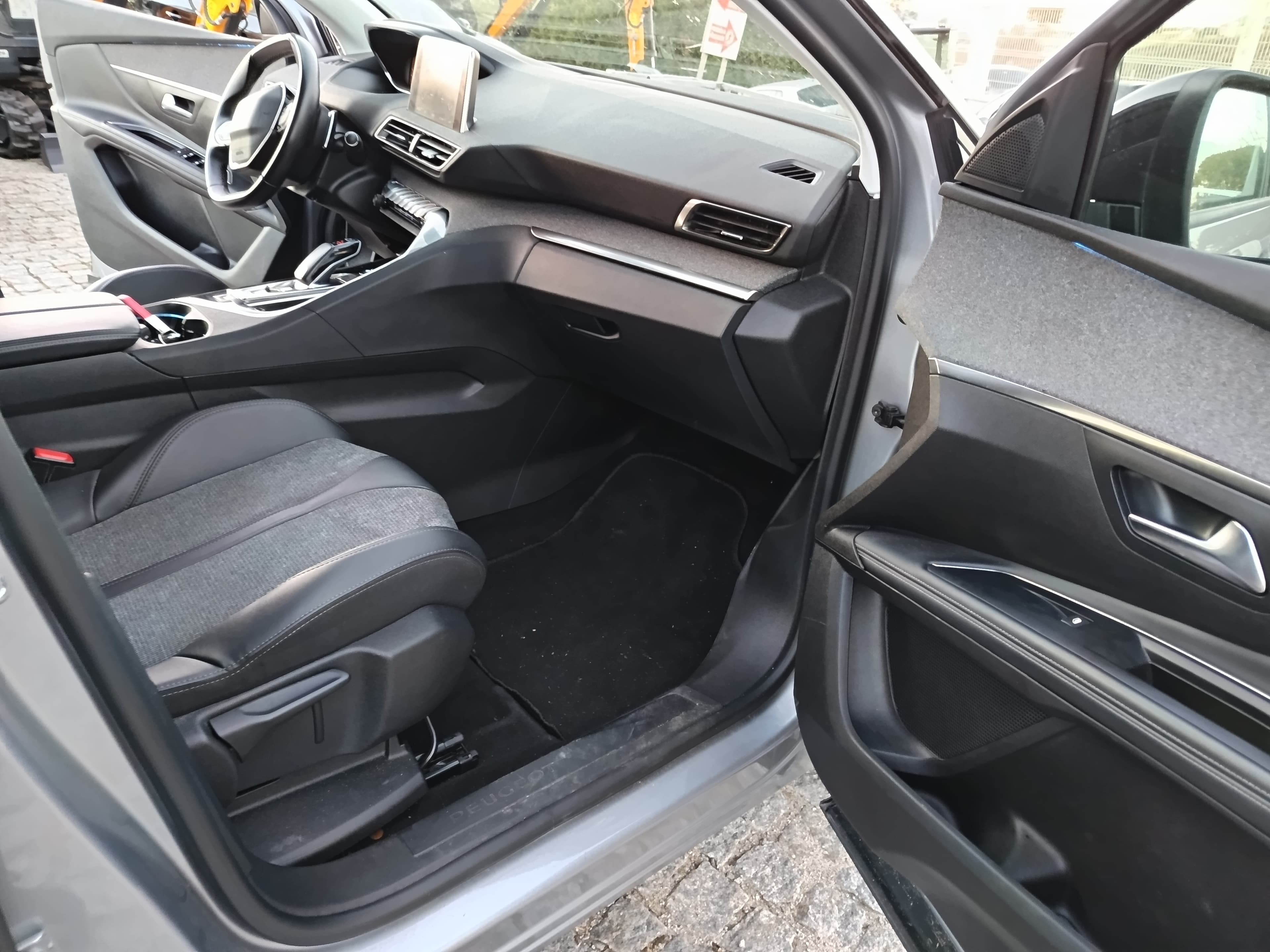 Peugeot 5008 · Ano 2020 — imagen 27
