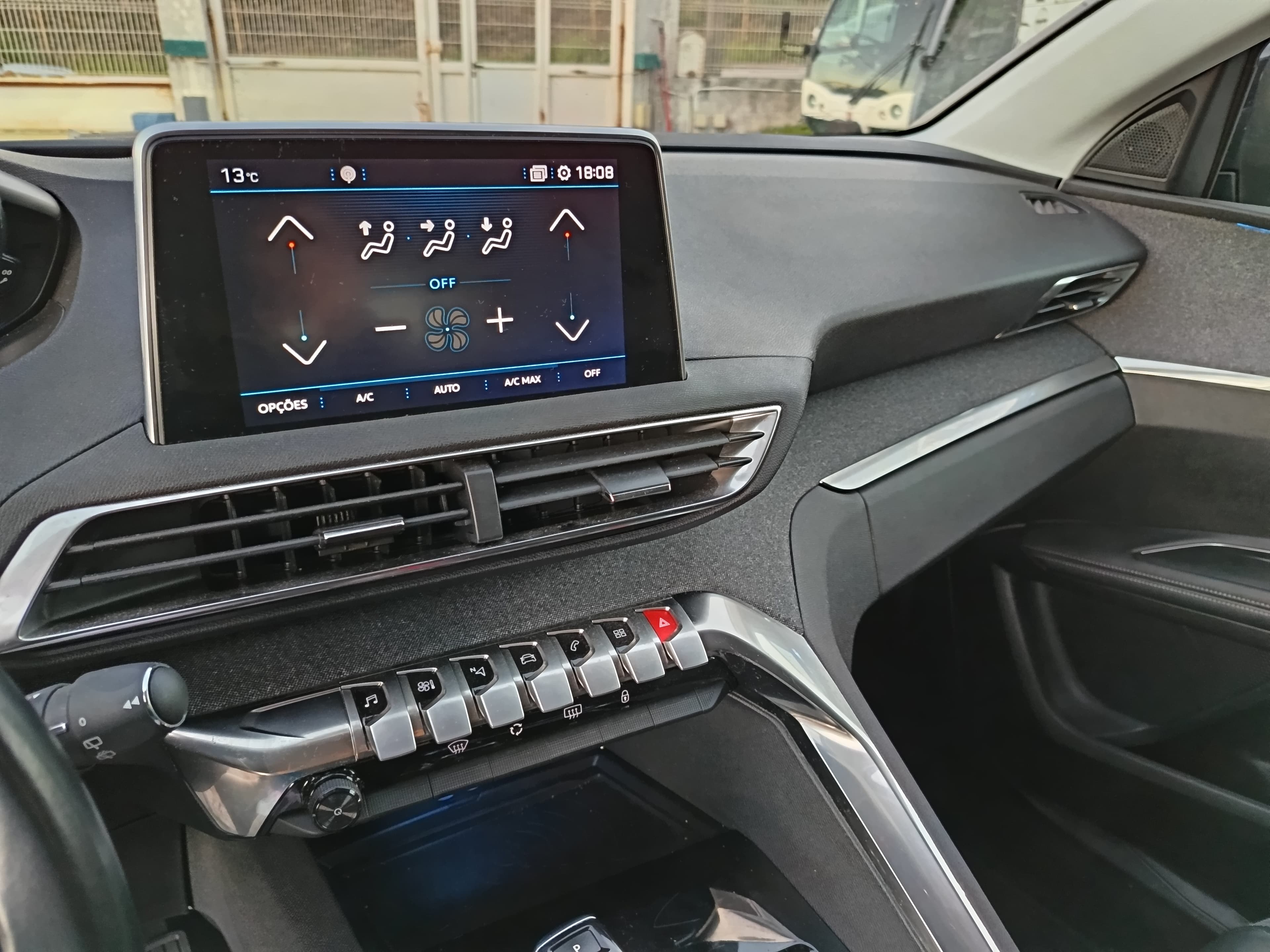 Peugeot 5008 · Ano 2020 — imagen 44