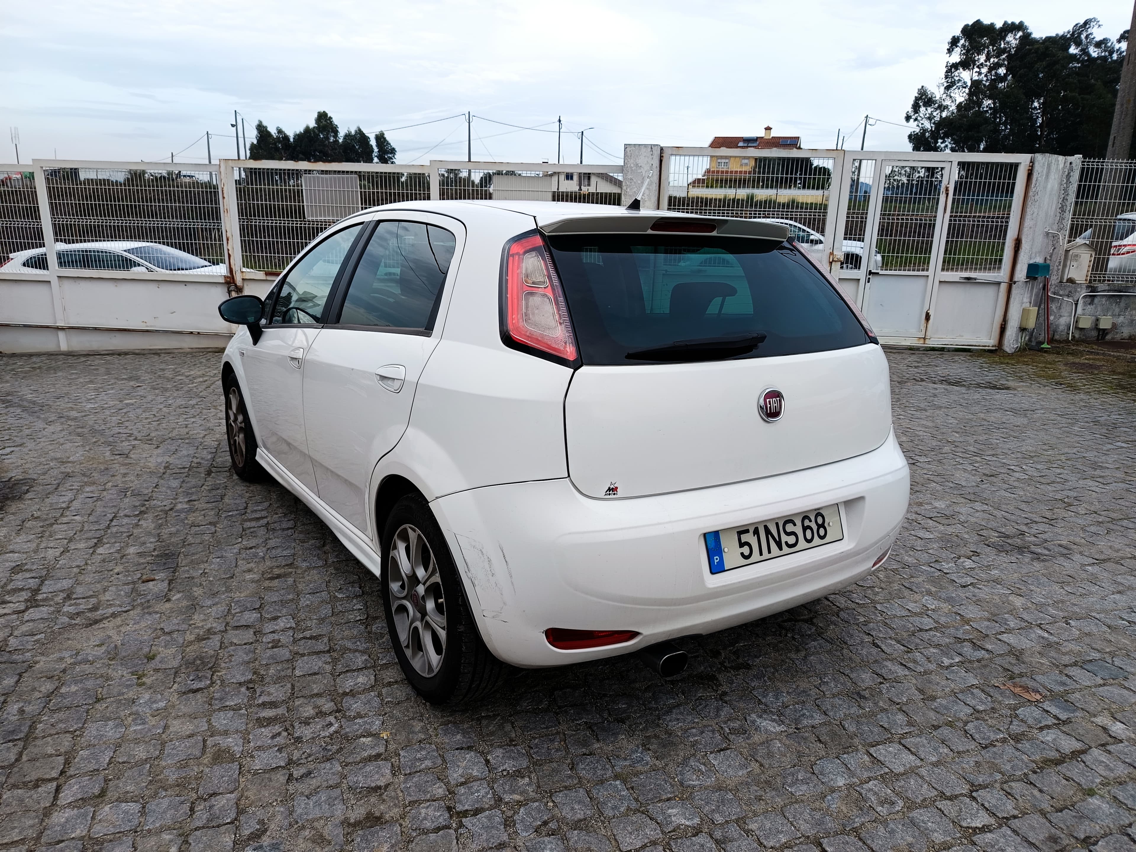 Fiat Punto · Ano 2013 — imagem 6