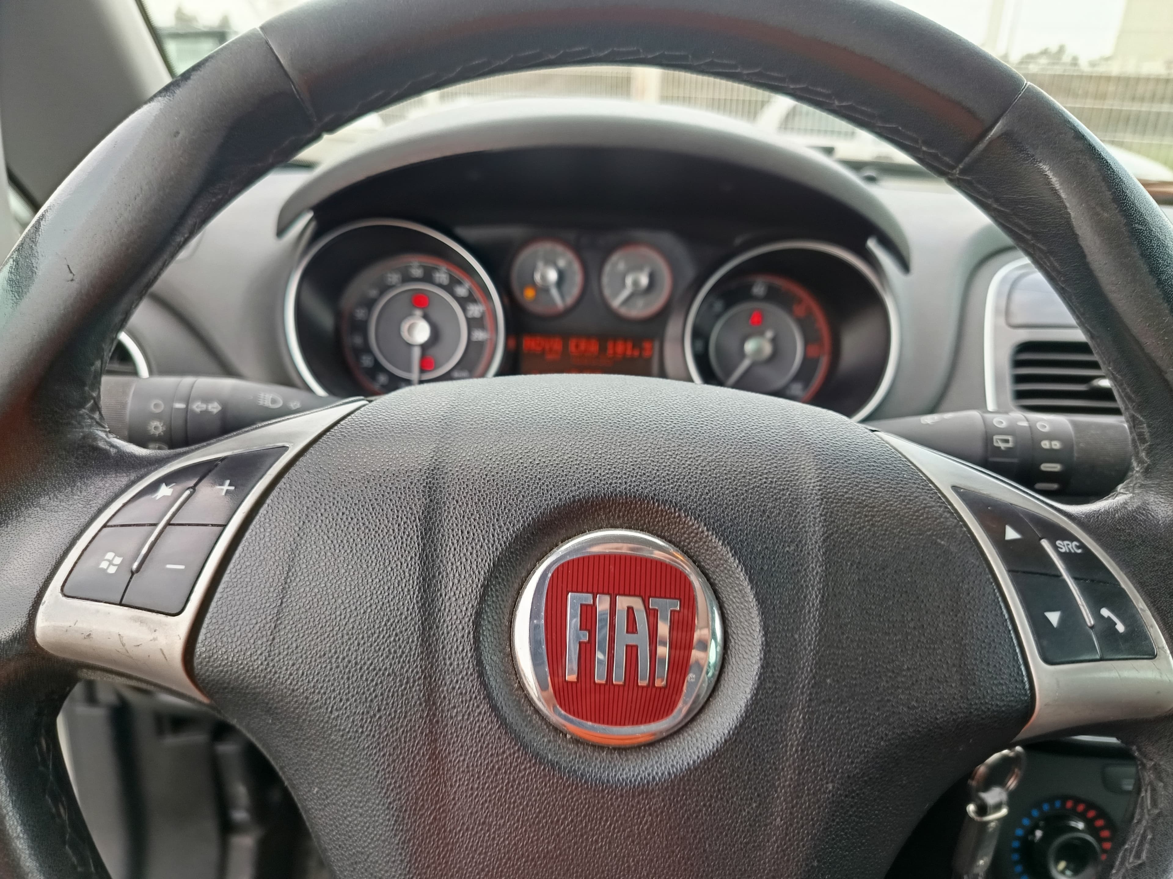 Fiat Punto · Ano 2013 — imagem 37