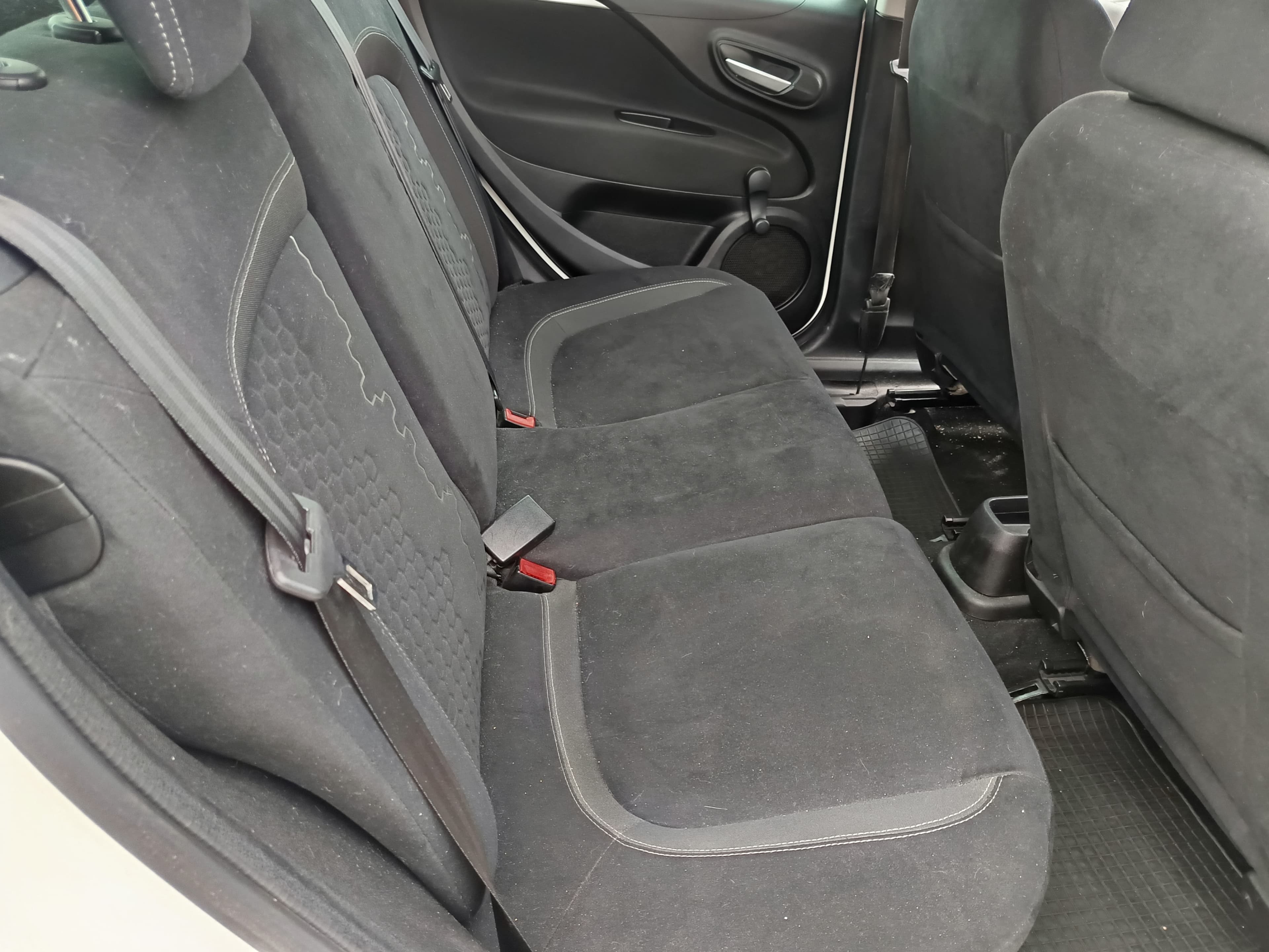 Fiat Punto · Ano 2013 — imagem 21