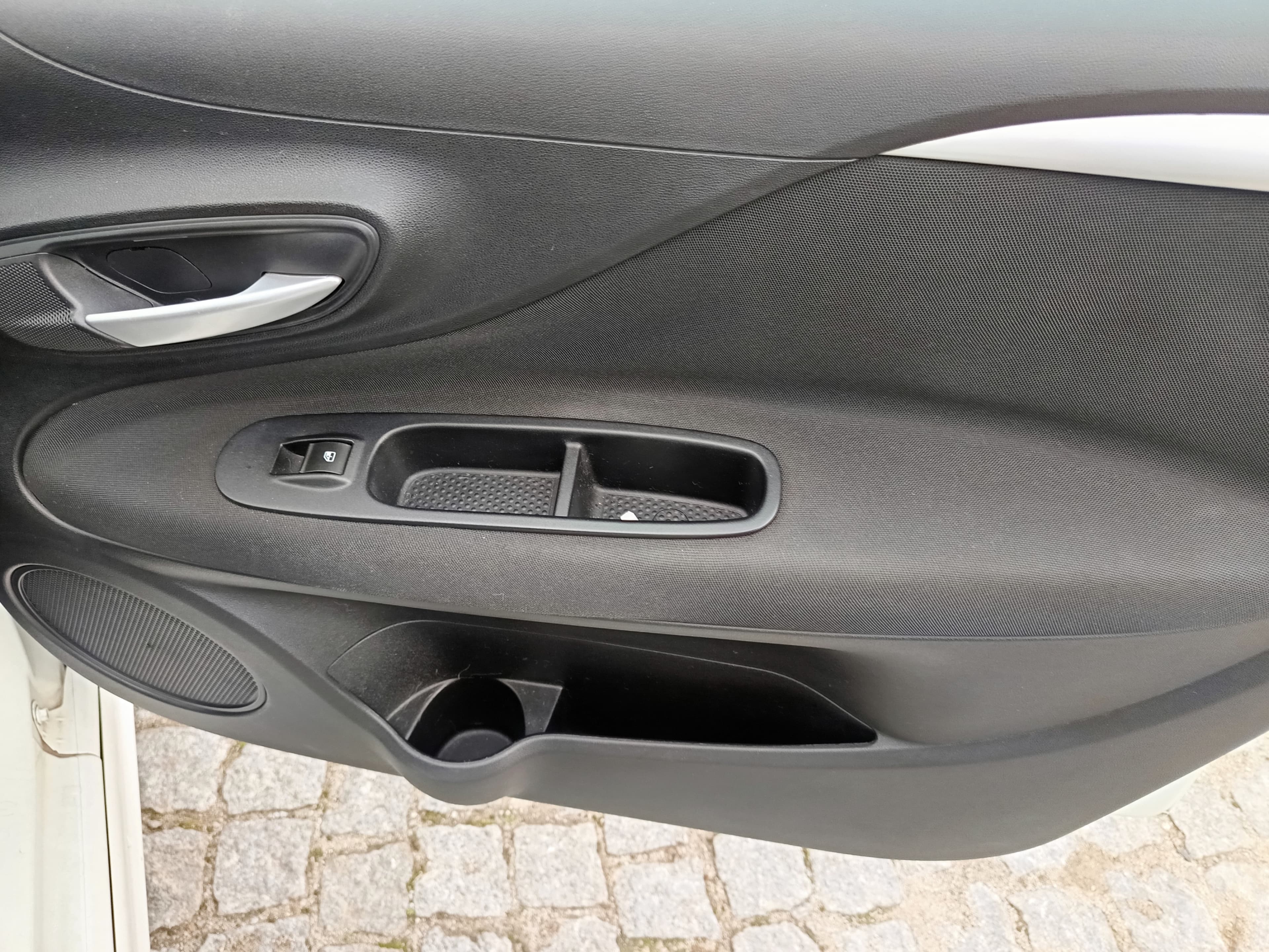 Fiat Punto · Ano 2013 — imagem 23