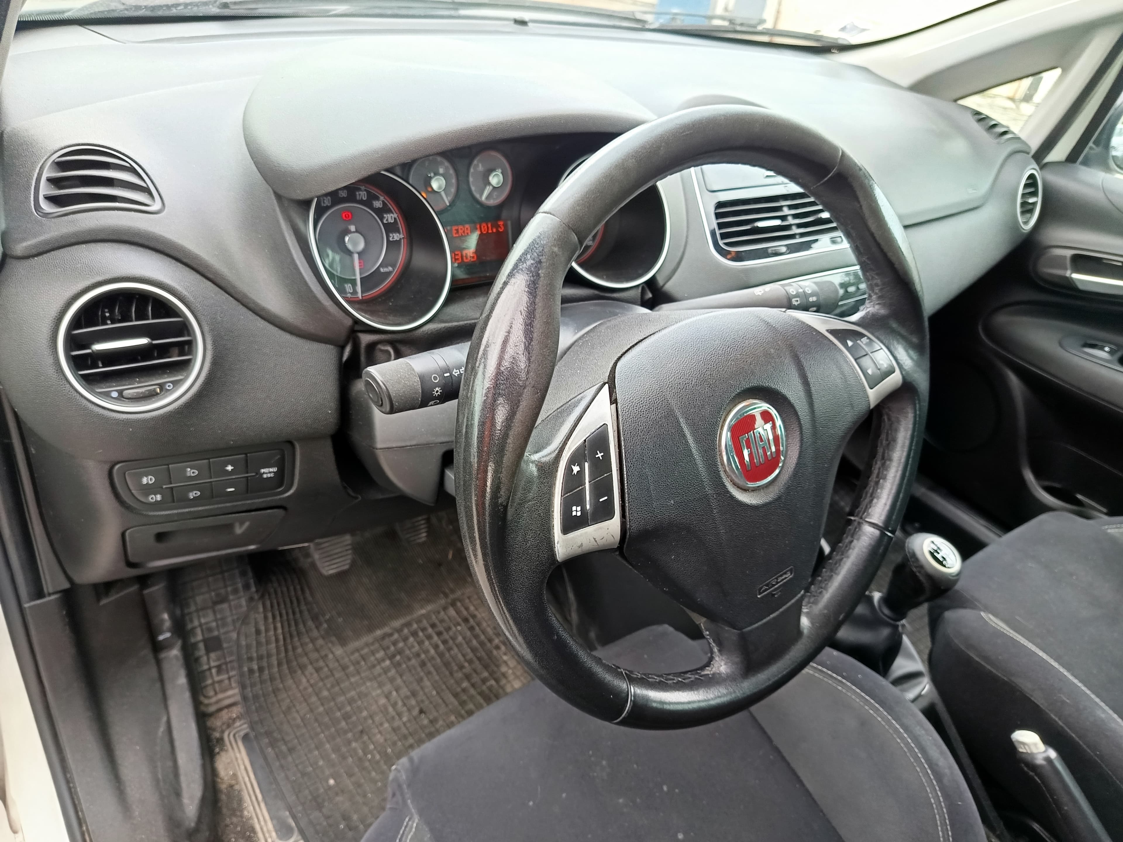Fiat Punto · Ano 2013 — imagem 32