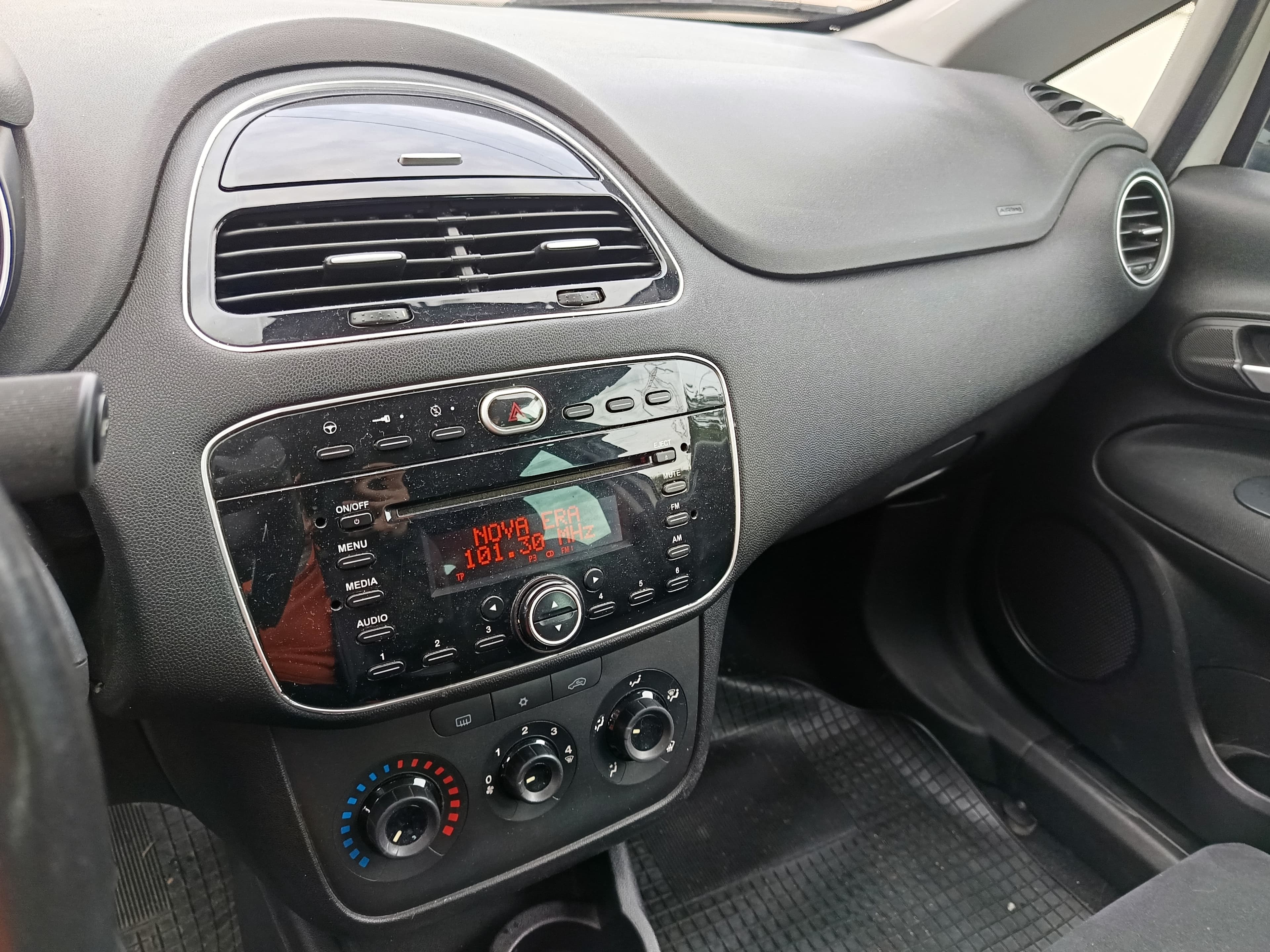 Fiat Punto · Ano 2013 — imagem 33