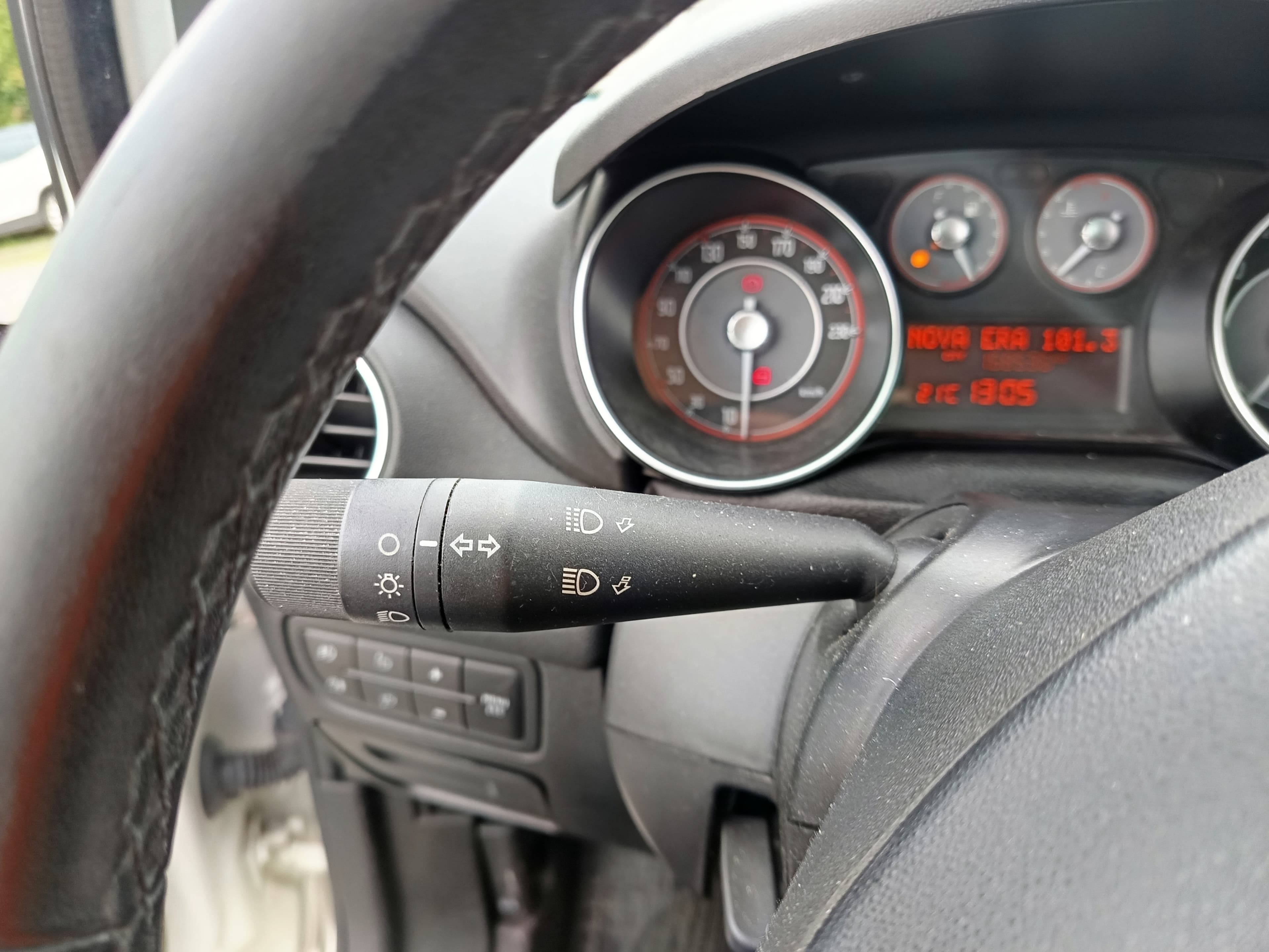 Fiat Punto · Ano 2013 — imagem 40