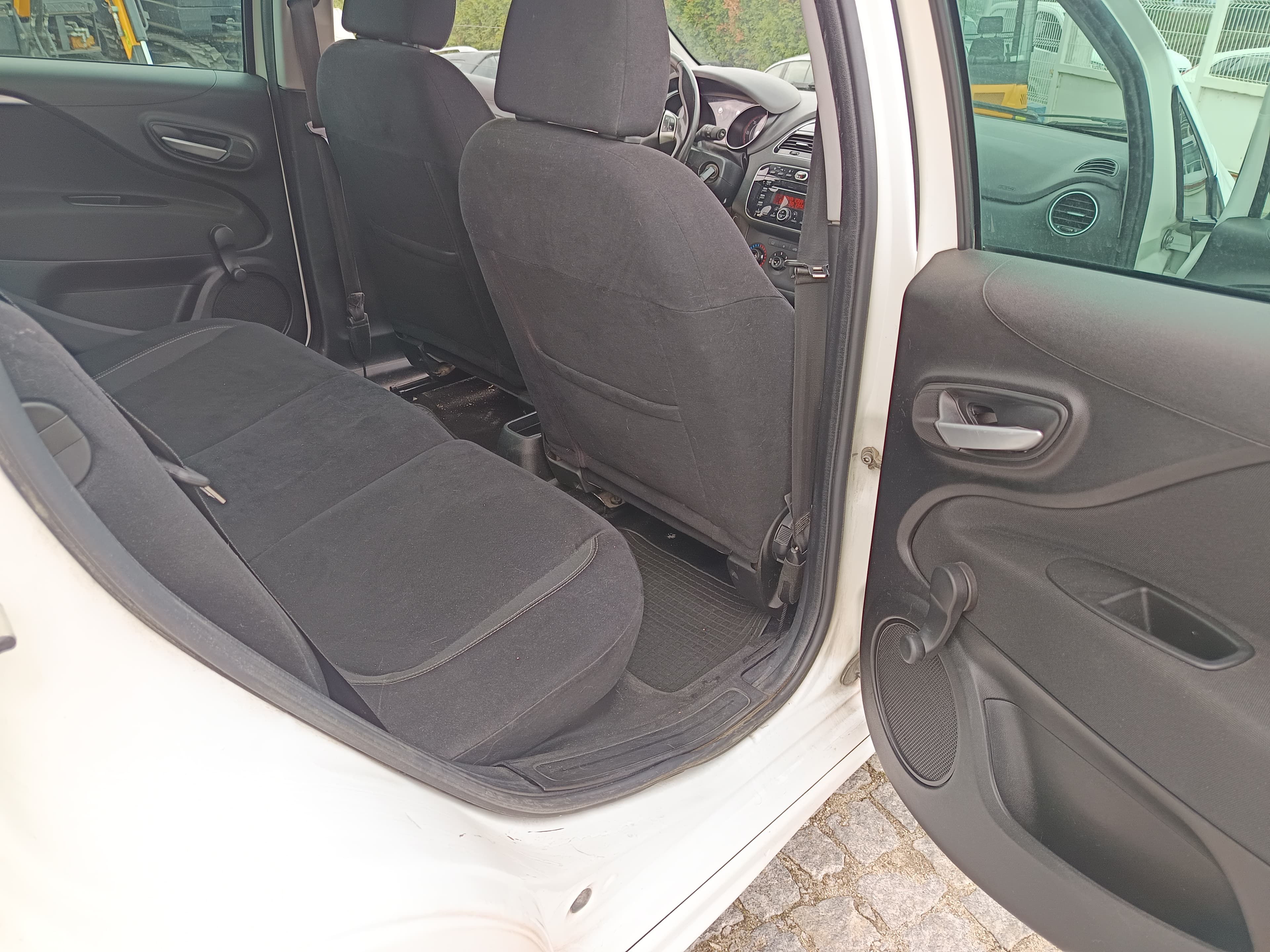 Fiat Punto · Ano 2013 — imagem 19