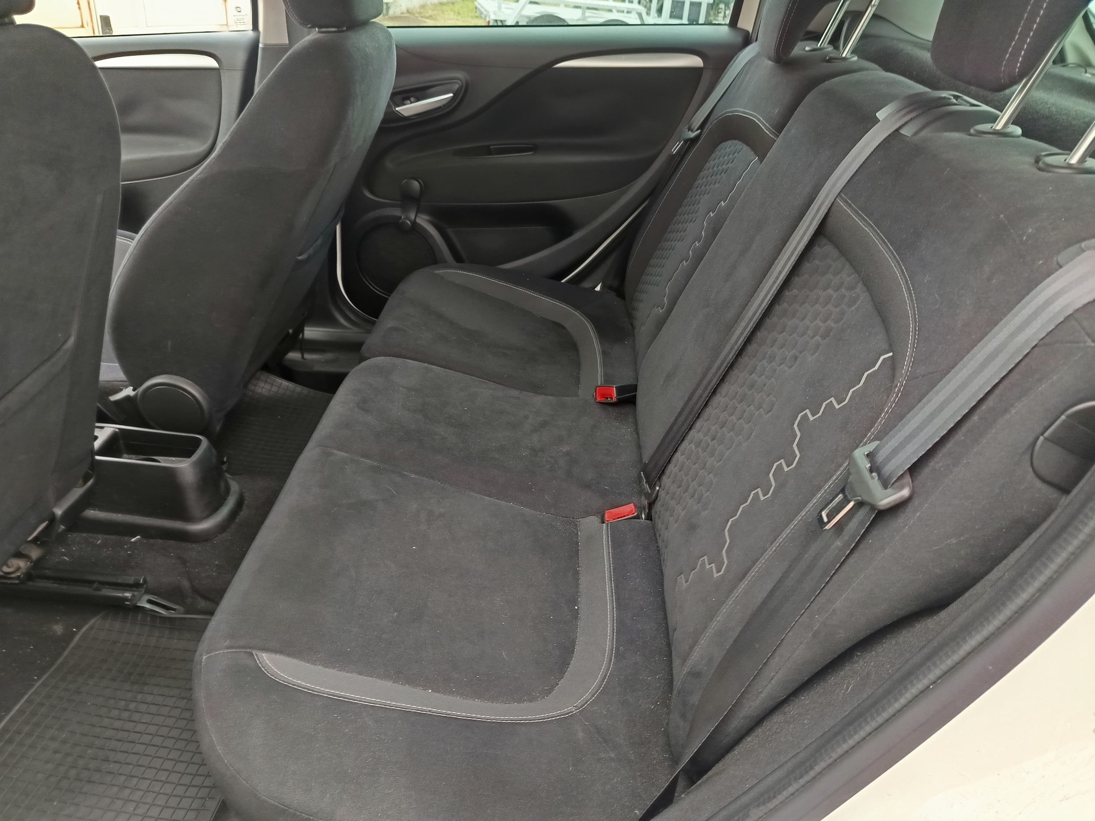 Fiat Punto · Ano 2013 — imagem 27