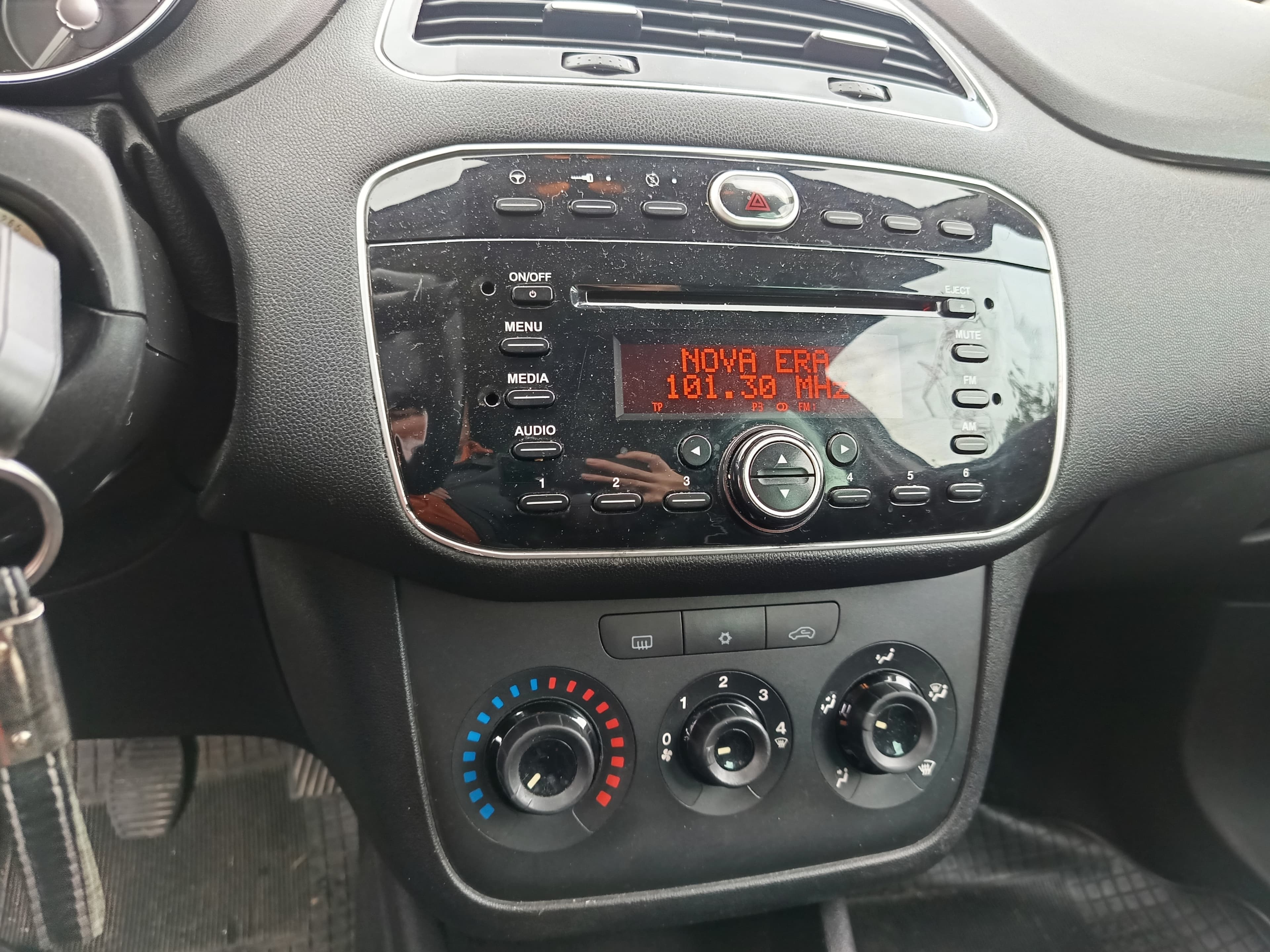 Fiat Punto · Ano 2013 — imagem 34