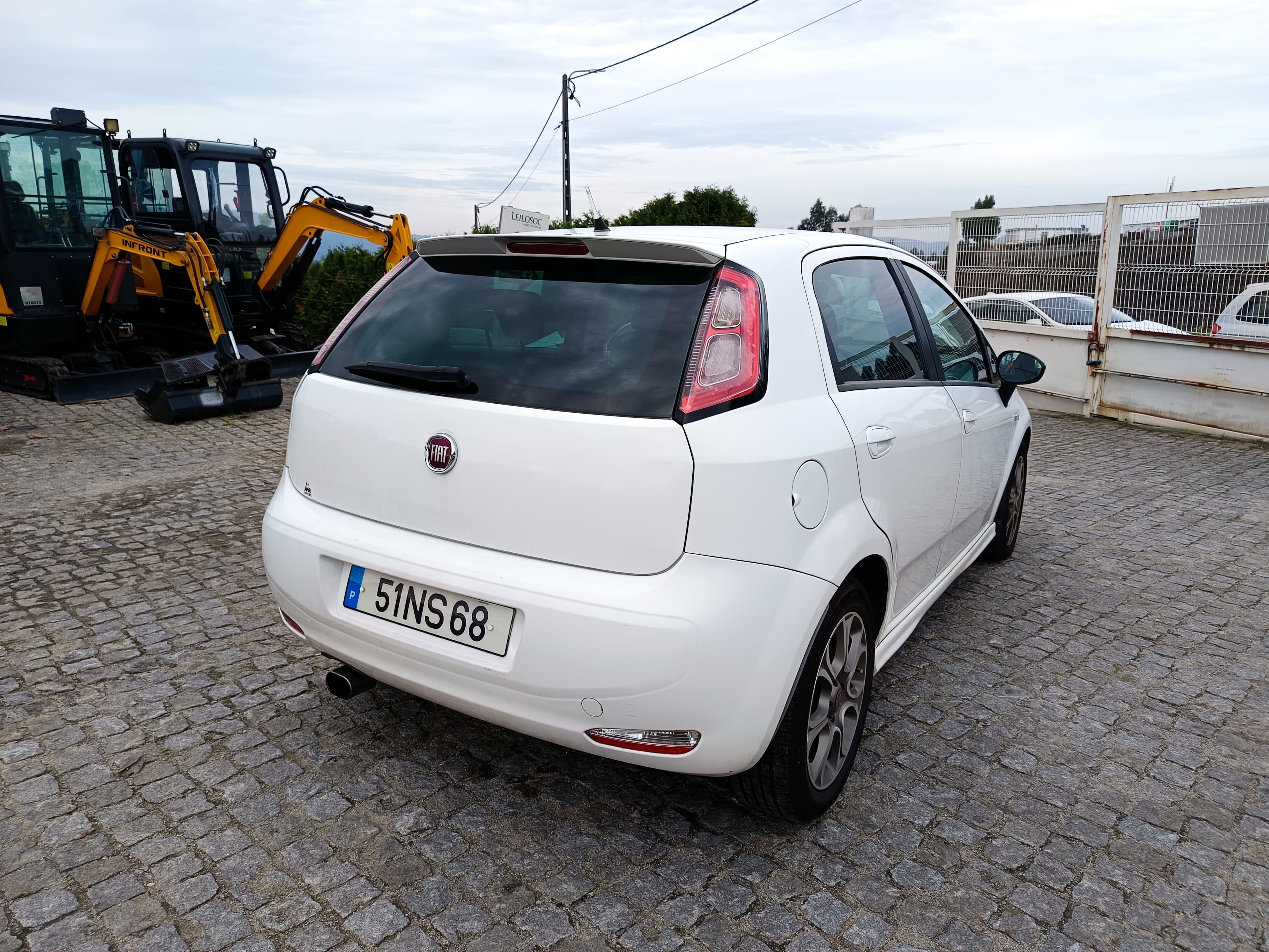 Fiat Punto · Ano 2013 — imagem 4