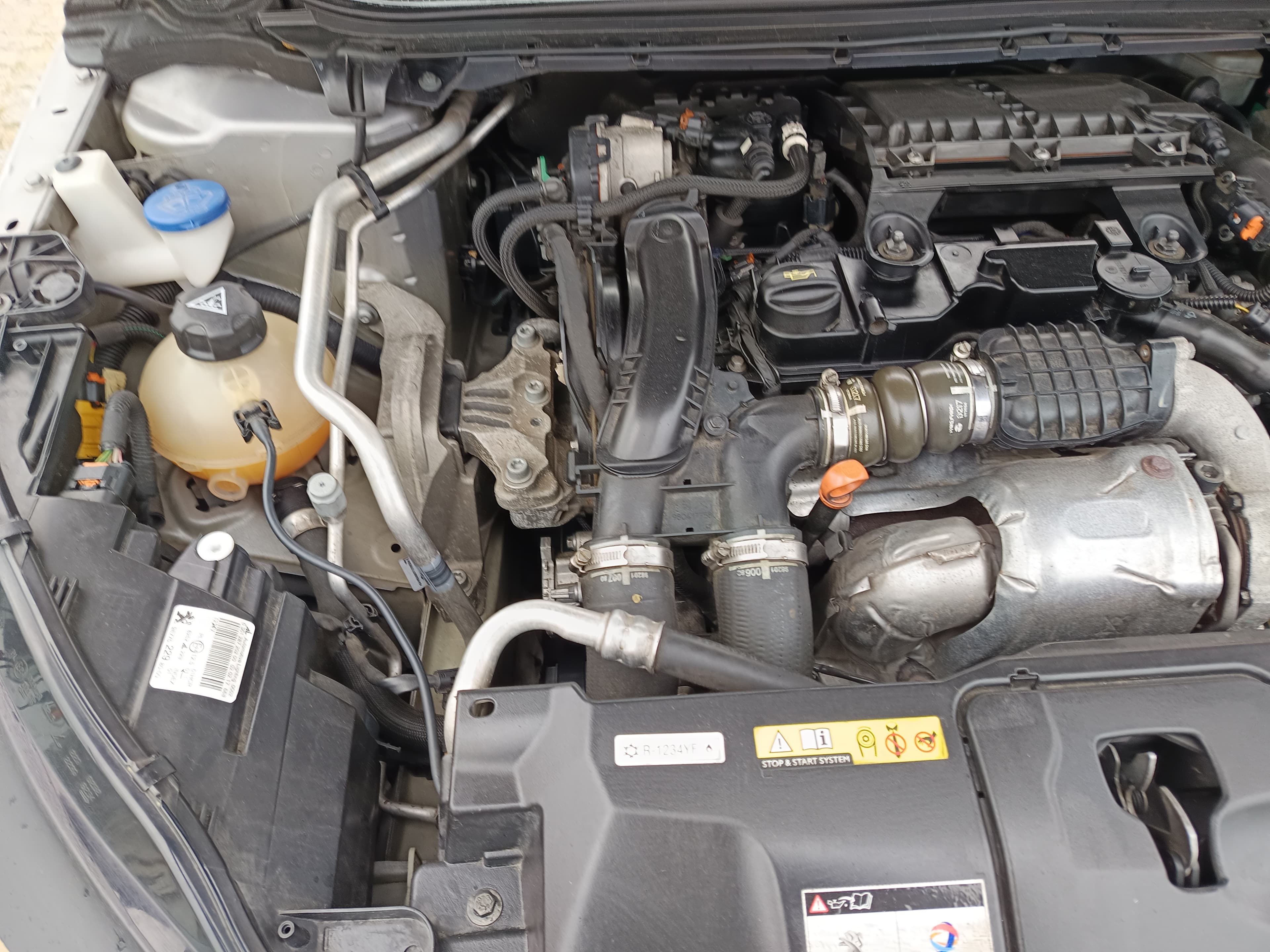 Peugeot 308 1.6 BlueHDi · Ano 2017 — imagen 14