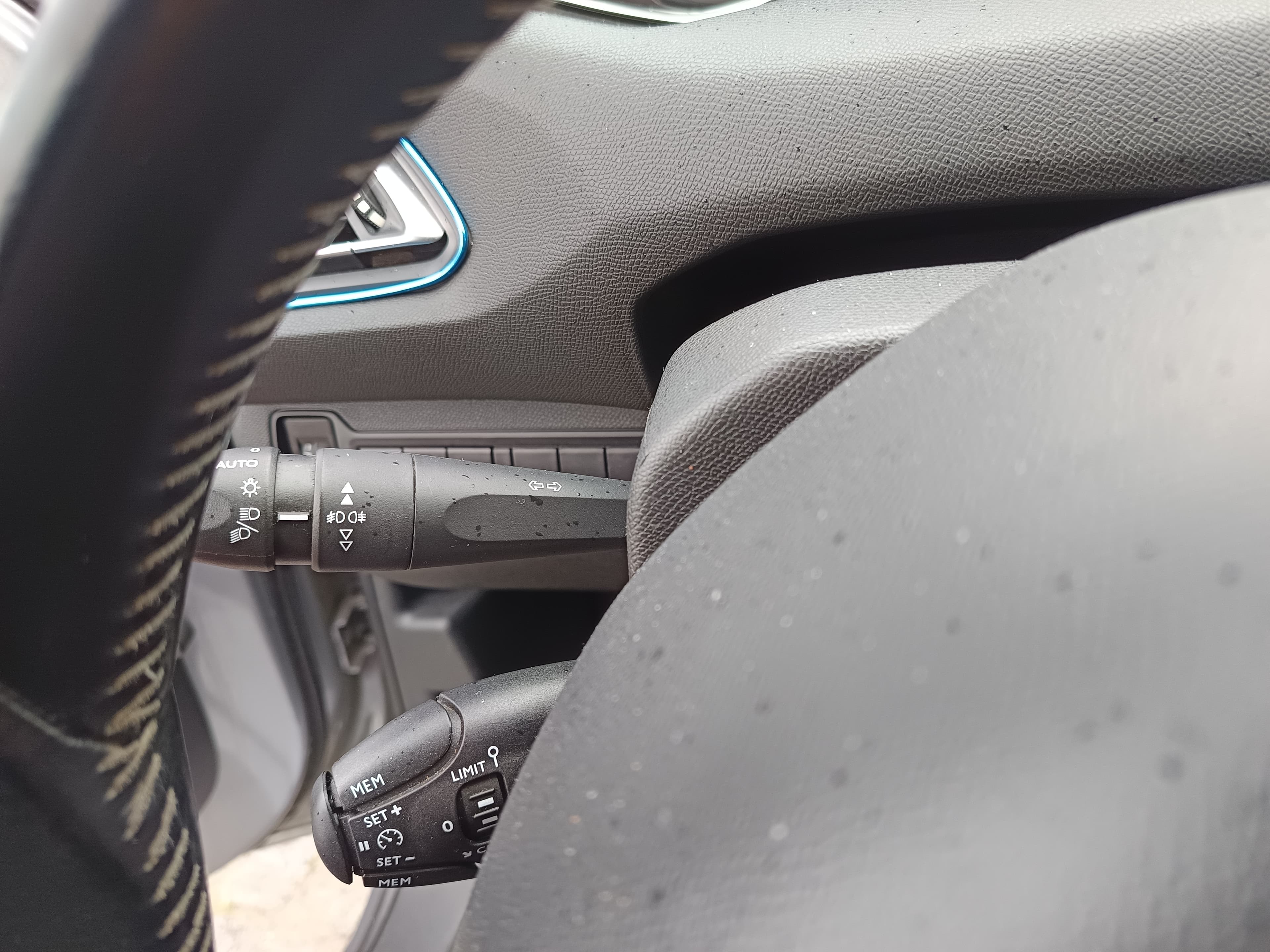 Peugeot 308 1.6 BlueHDi · Ano 2017 — imagen 40