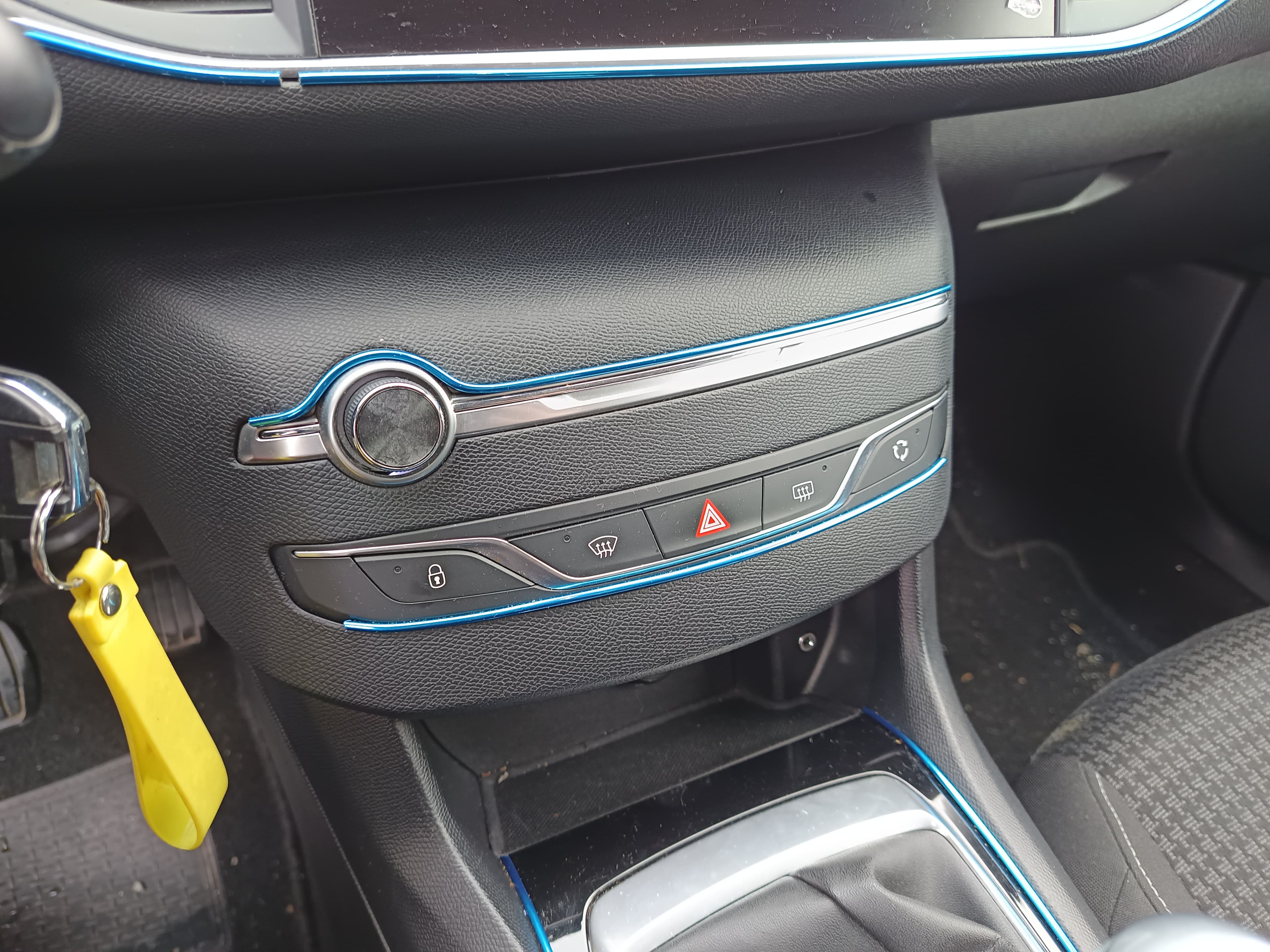 Peugeot 308 1.6 BlueHDi · Ano 2017 — imagen 35