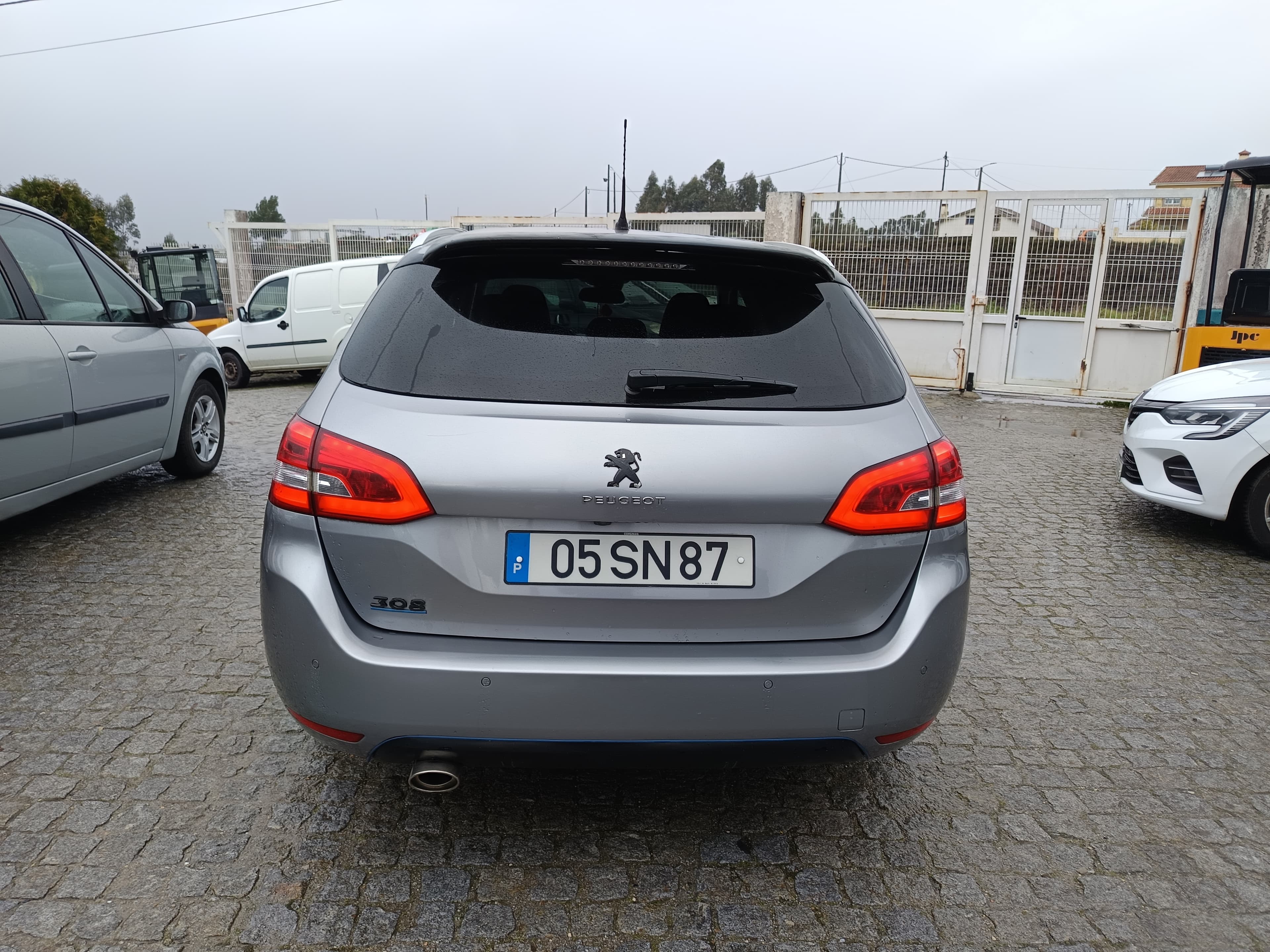 Peugeot 308 1.6 BlueHDi · Ano 2017 — imagen 5