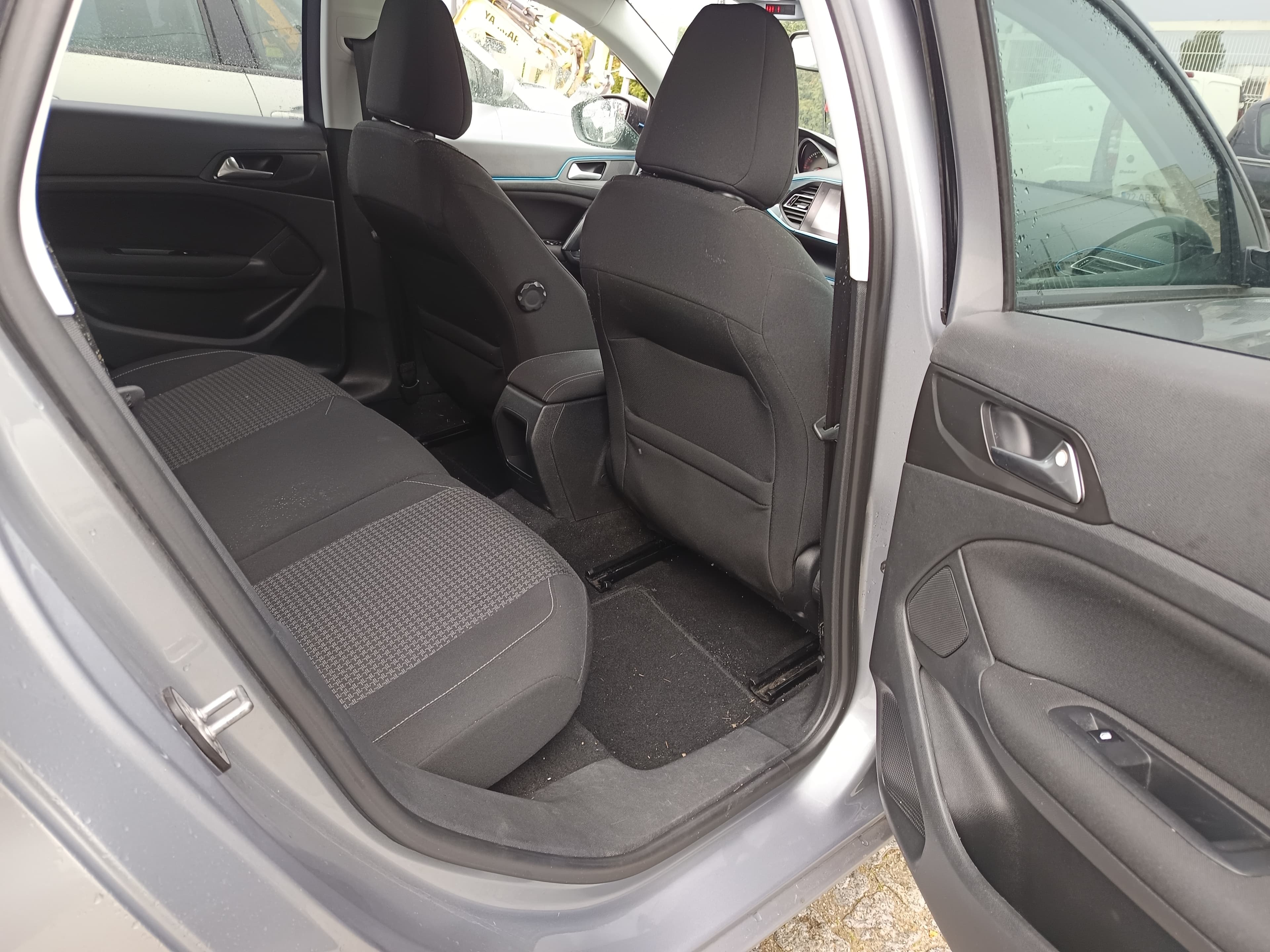 Peugeot 308 1.6 BlueHDi · Ano 2017 — imagen 18